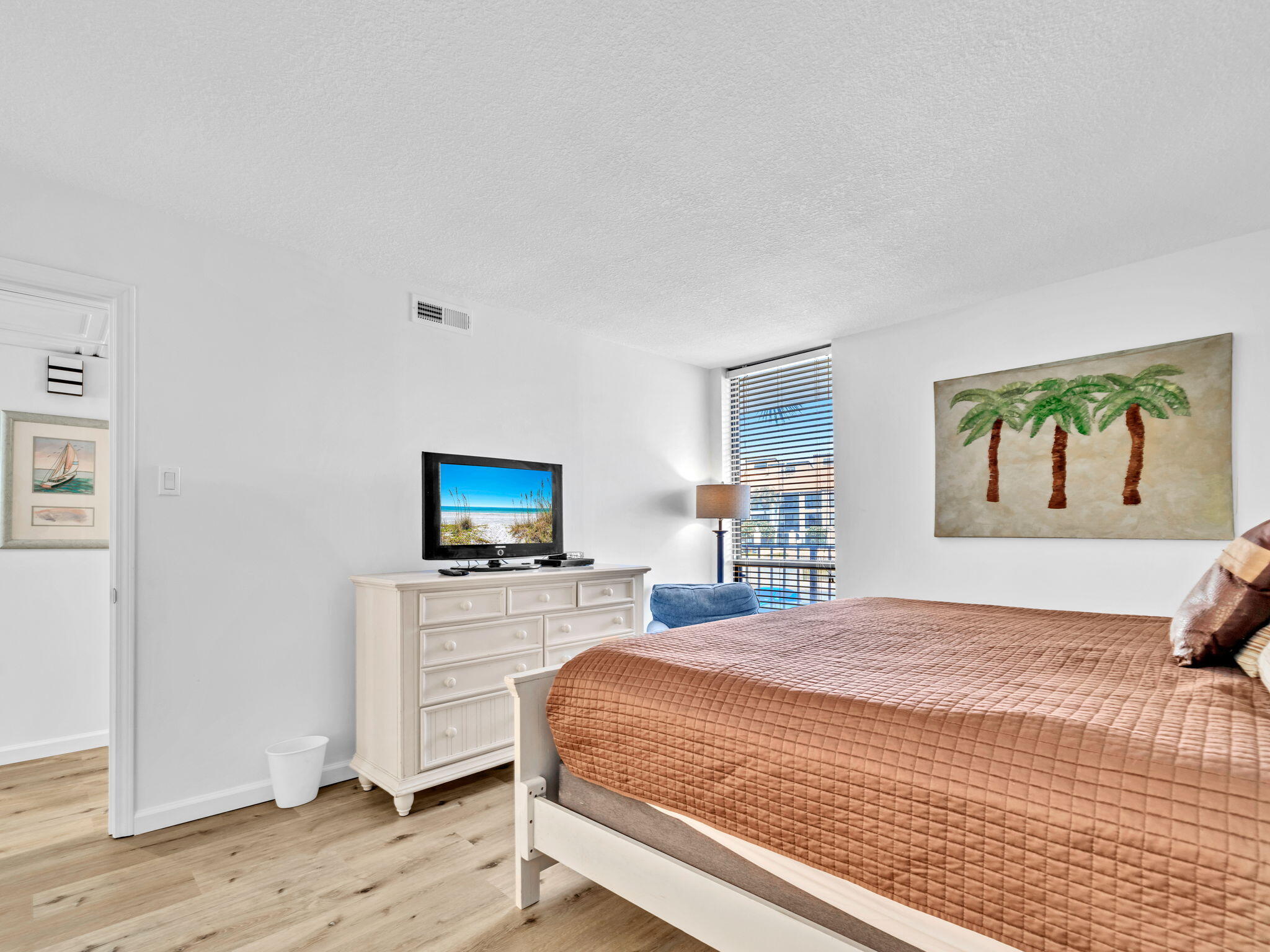 LEEWARD/WINDWARD CONDO - Residential