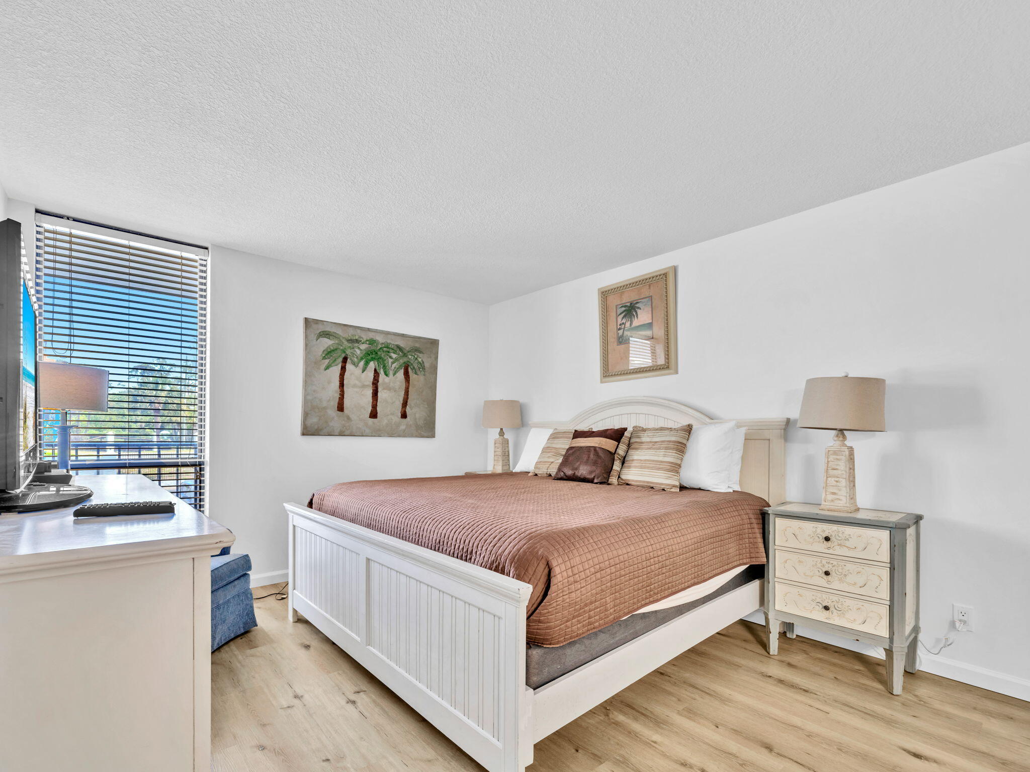 LEEWARD/WINDWARD CONDO - Residential
