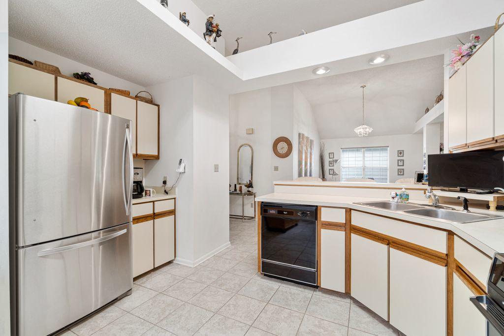 FAIRWAY LAKES PH 2 - Residential