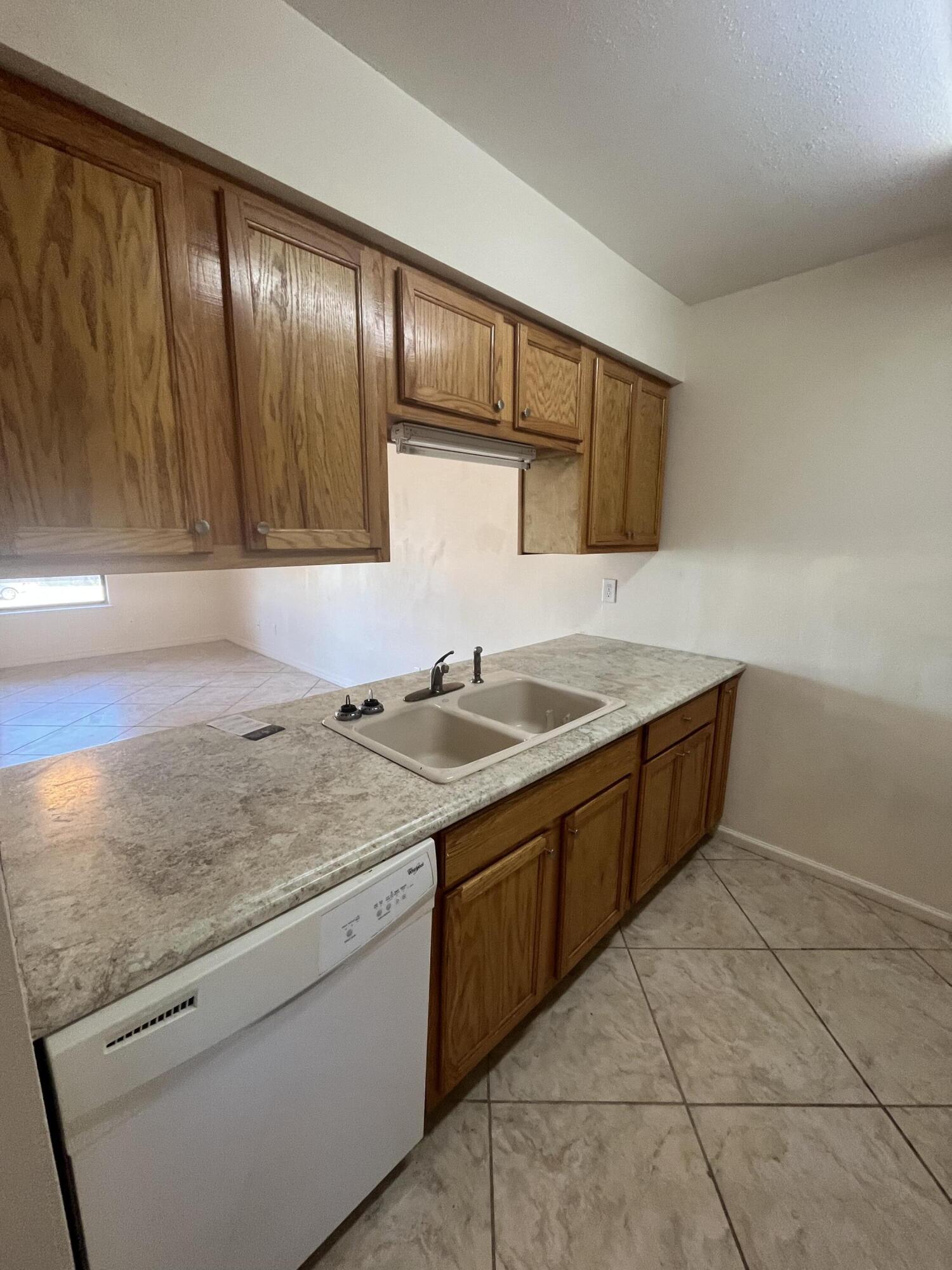 GREEN ACRES - Residential Lease