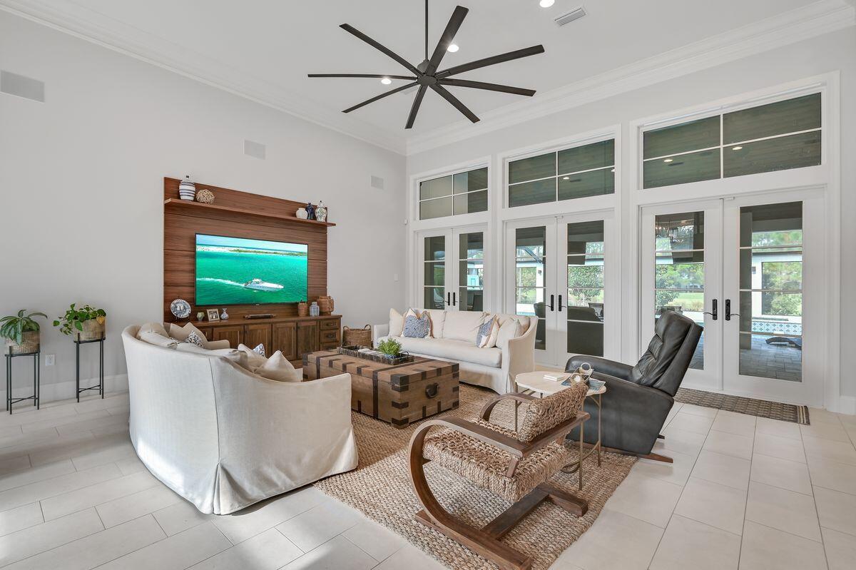 ISLAND GREEN - Residential