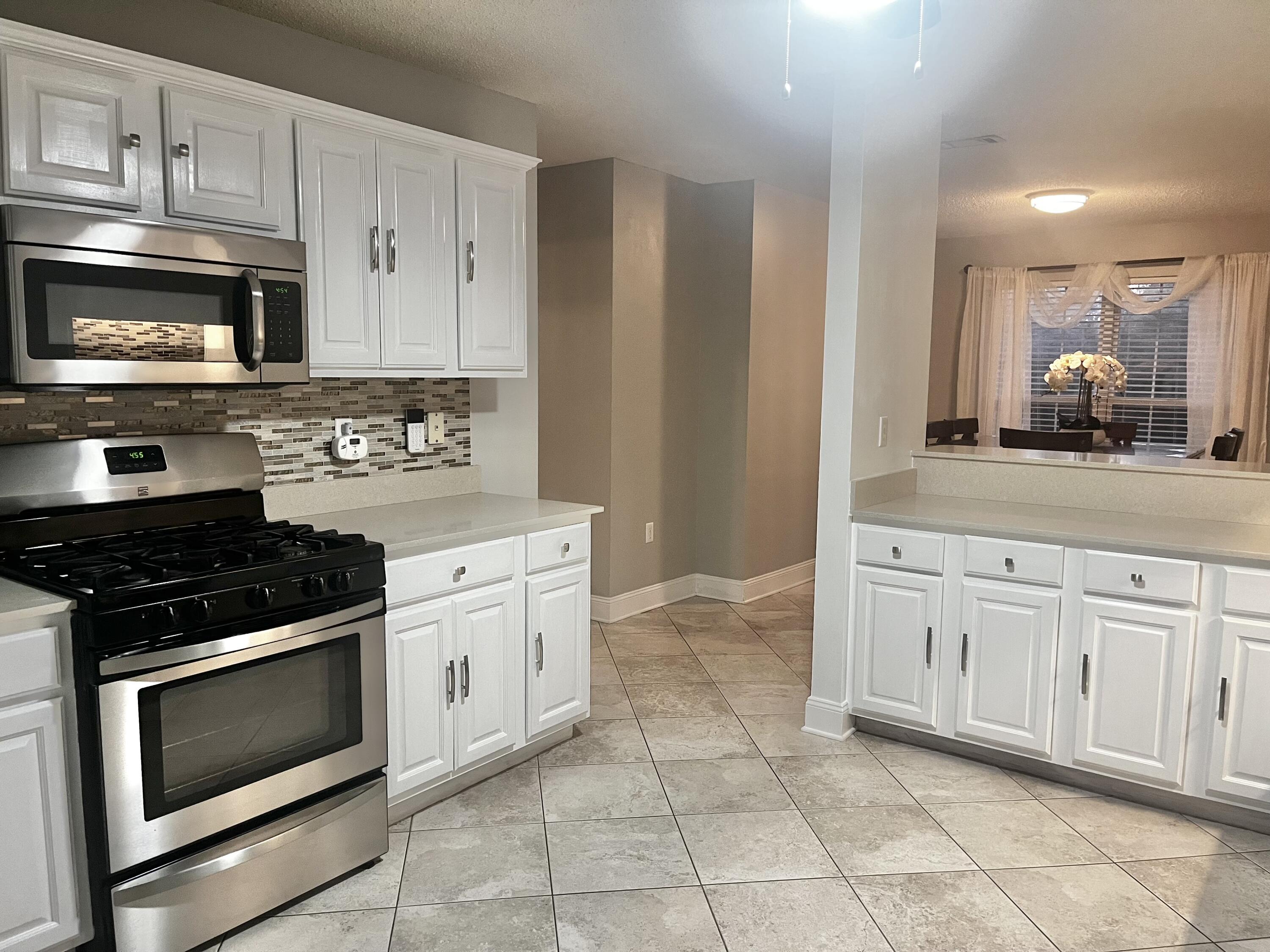 ROCKY BAYOU COUNTRY CLUB ESTATES 9 - Residential