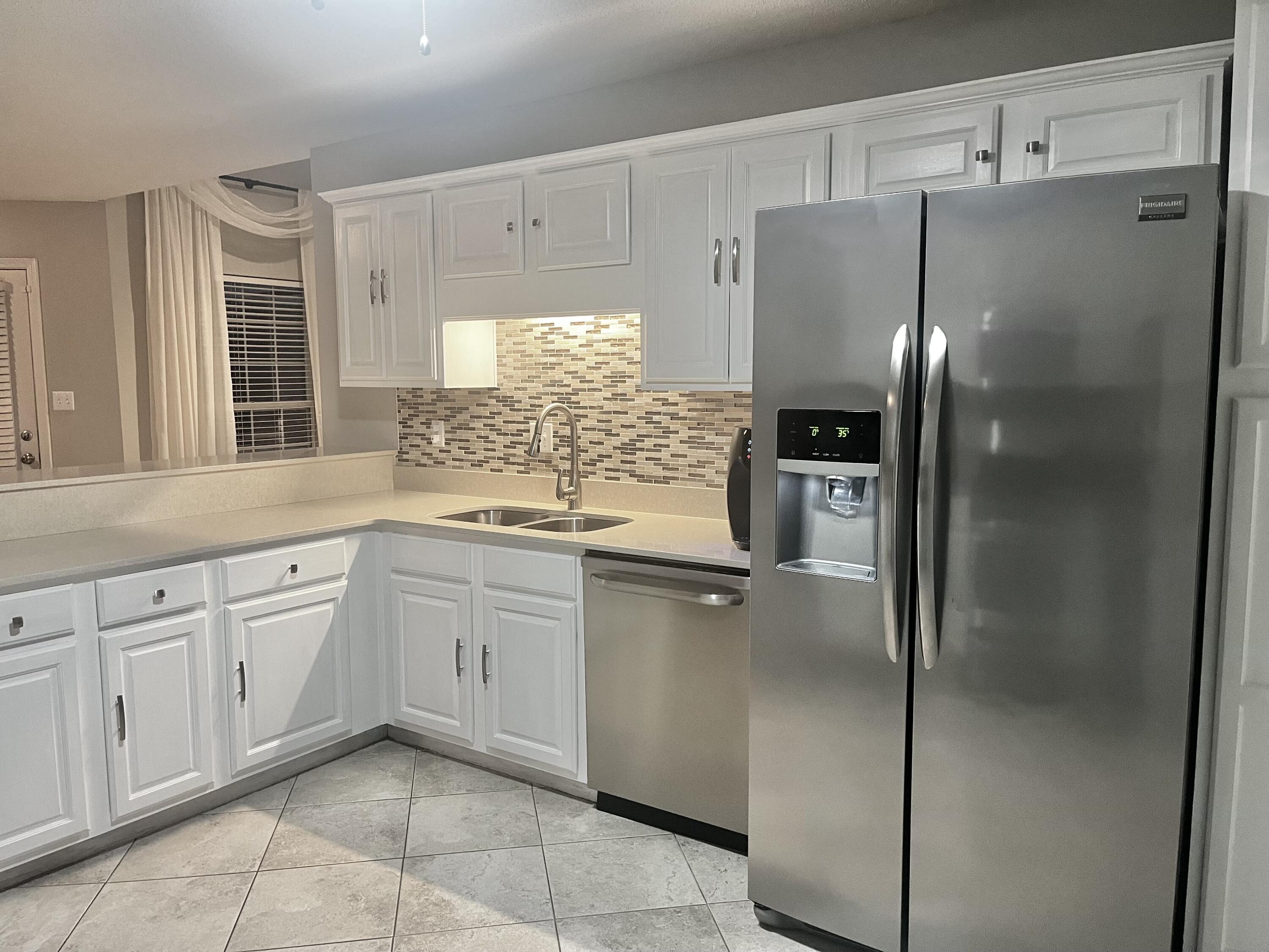 ROCKY BAYOU COUNTRY CLUB ESTATES 9 - Residential