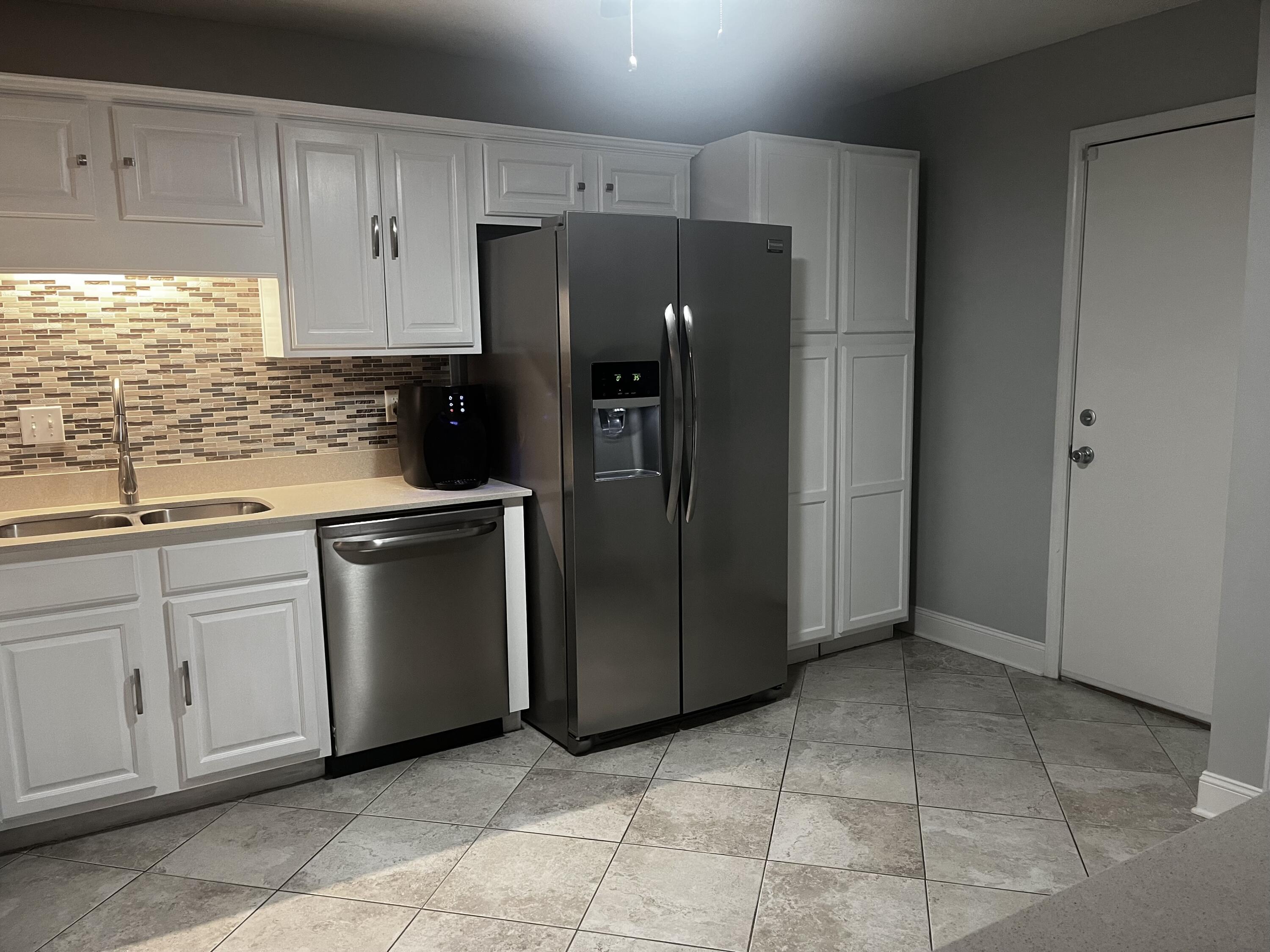 ROCKY BAYOU COUNTRY CLUB ESTATES 9 - Residential