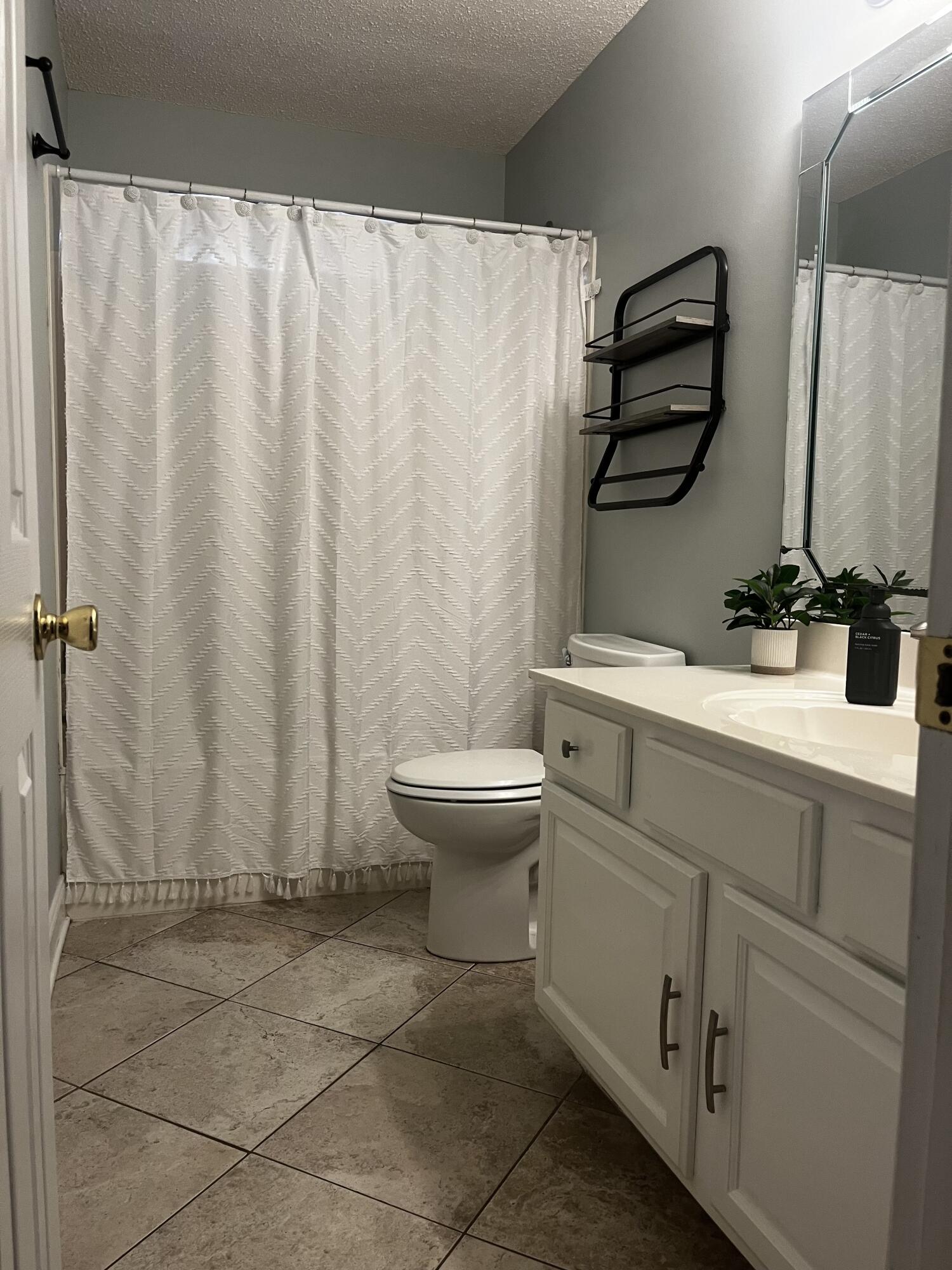 ROCKY BAYOU COUNTRY CLUB ESTATES 9 - Residential