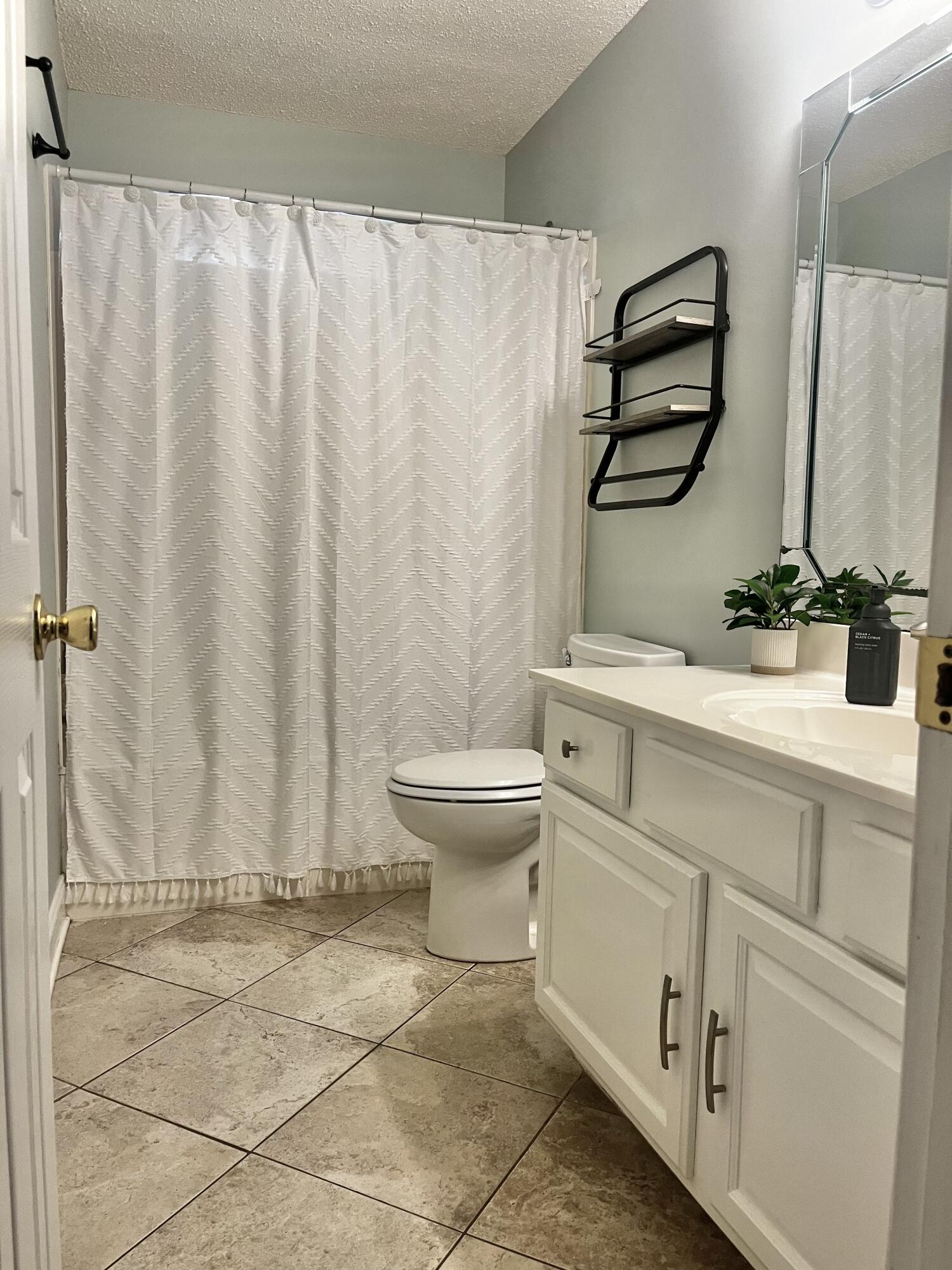 ROCKY BAYOU COUNTRY CLUB ESTATES 9 - Residential