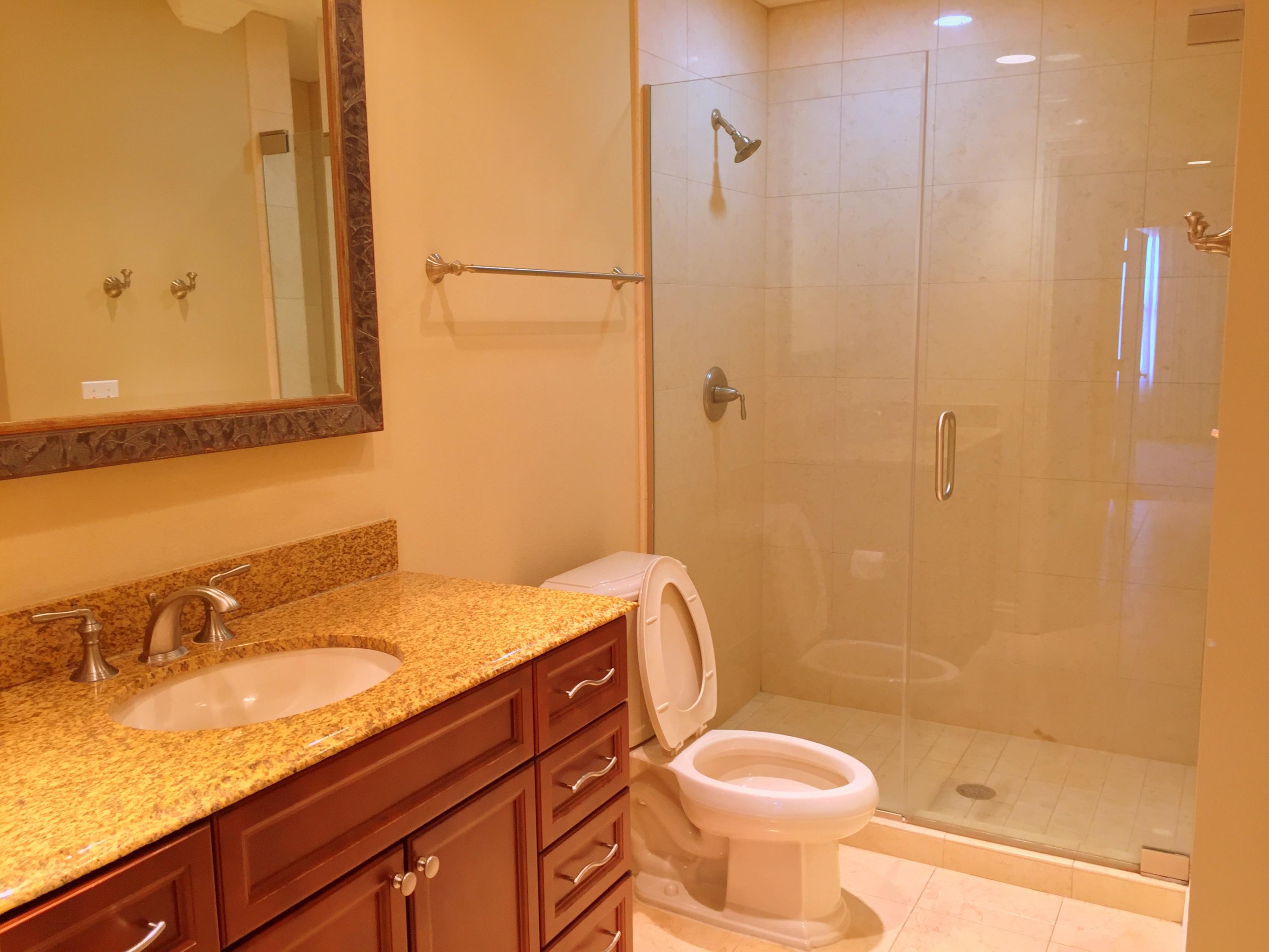 EMERALD GRANDE - Residential