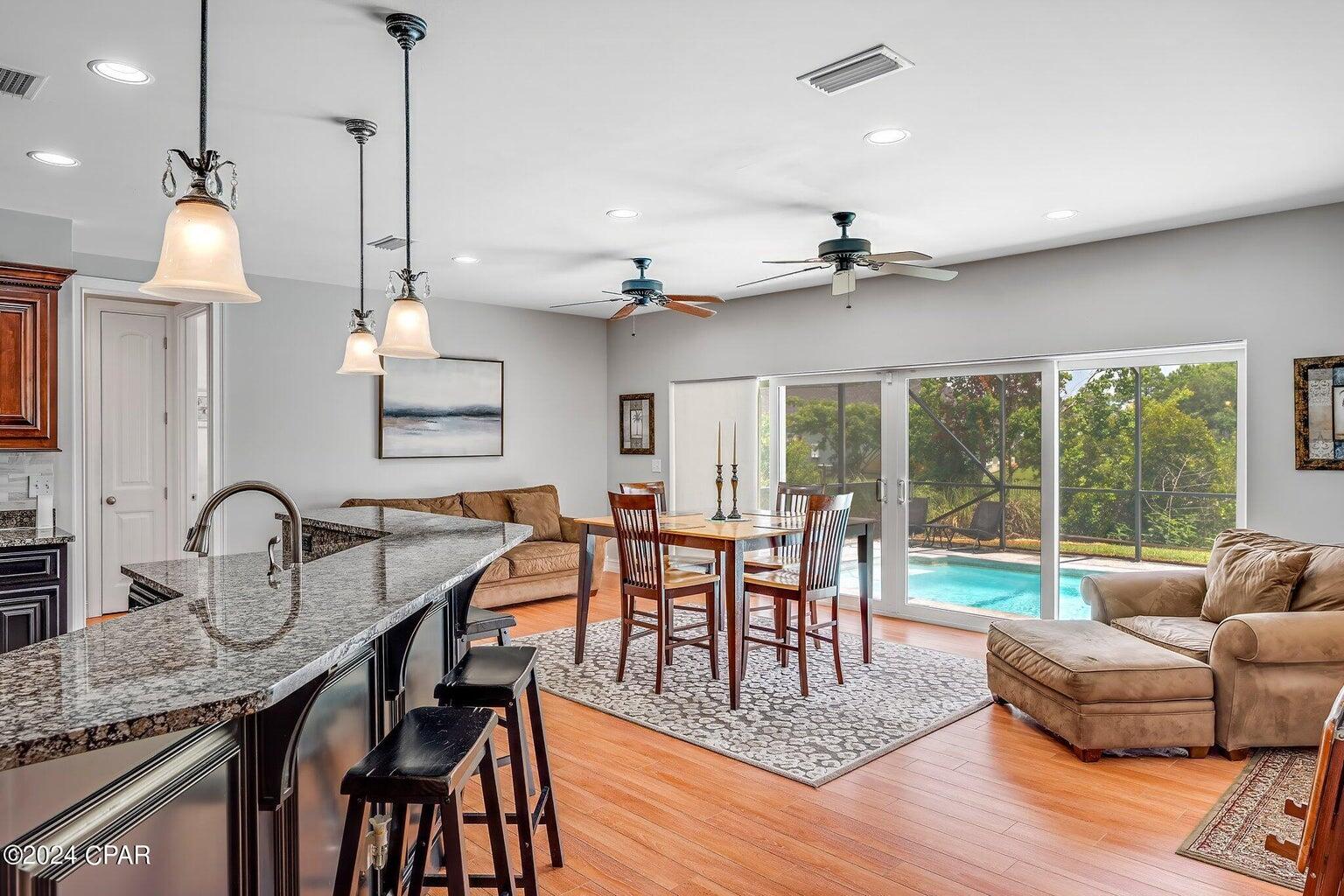 COLONY CLUB HARBOUR PH 1 - Residential