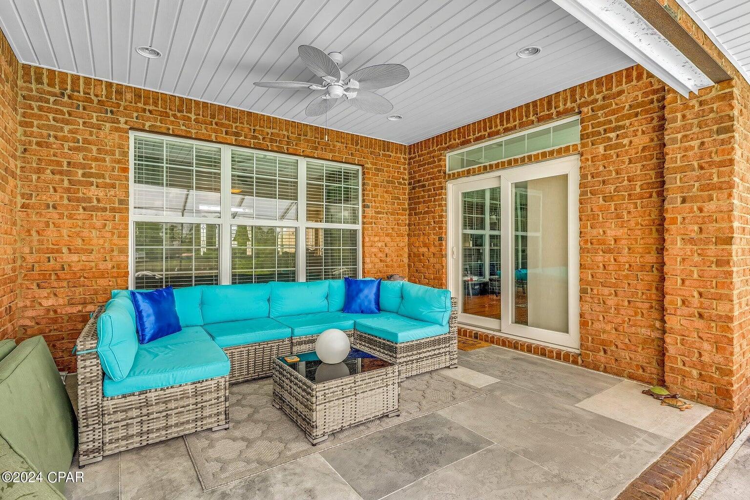 COLONY CLUB HARBOUR PH 1 - Residential