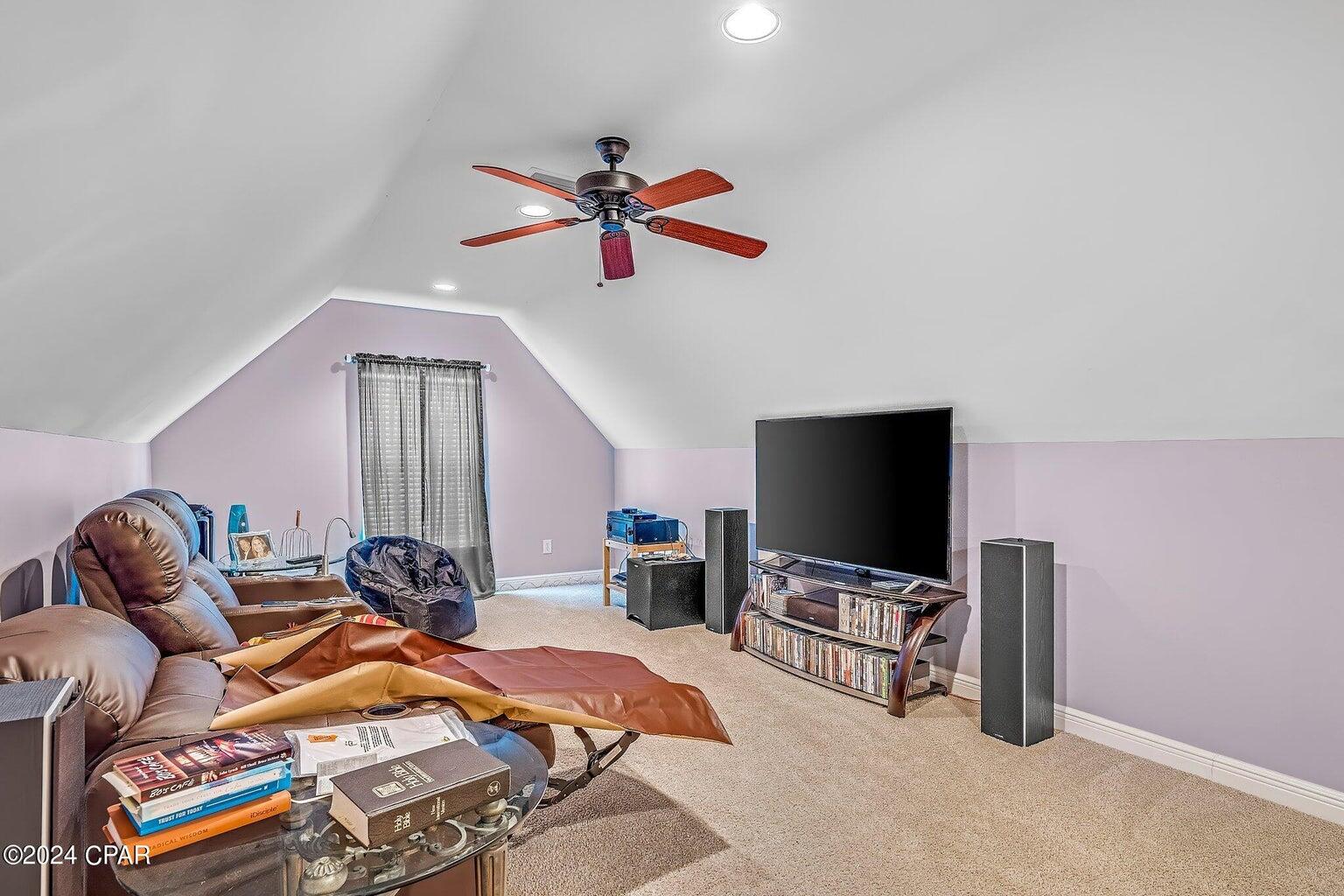 COLONY CLUB HARBOUR PH 1 - Residential