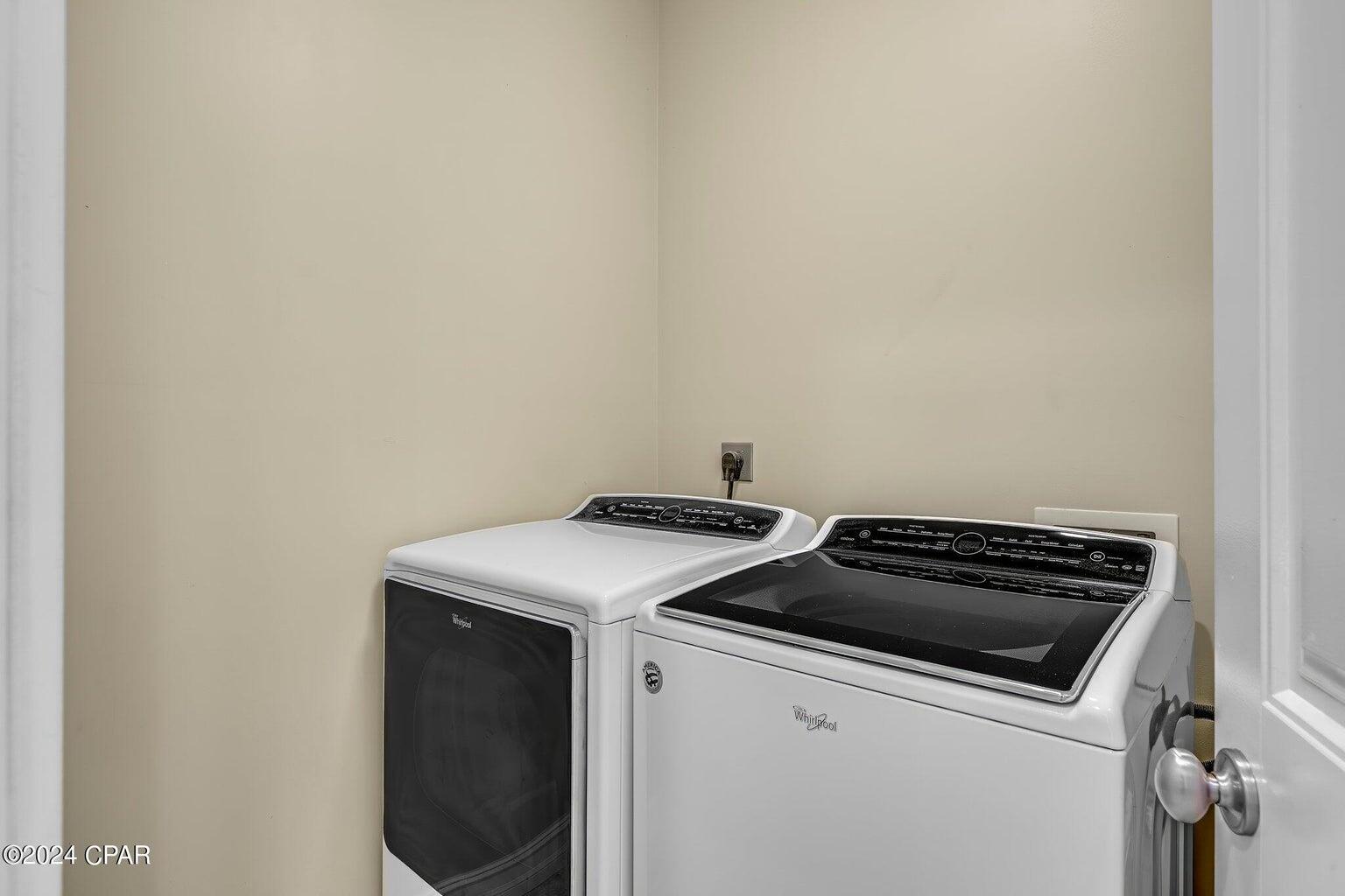 COLONY CLUB HARBOUR PH 1 - Residential