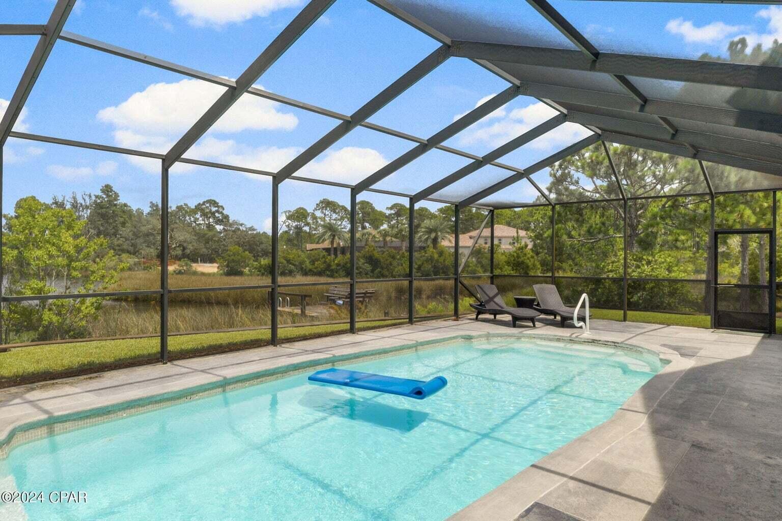 COLONY CLUB HARBOUR PH 1 - Residential