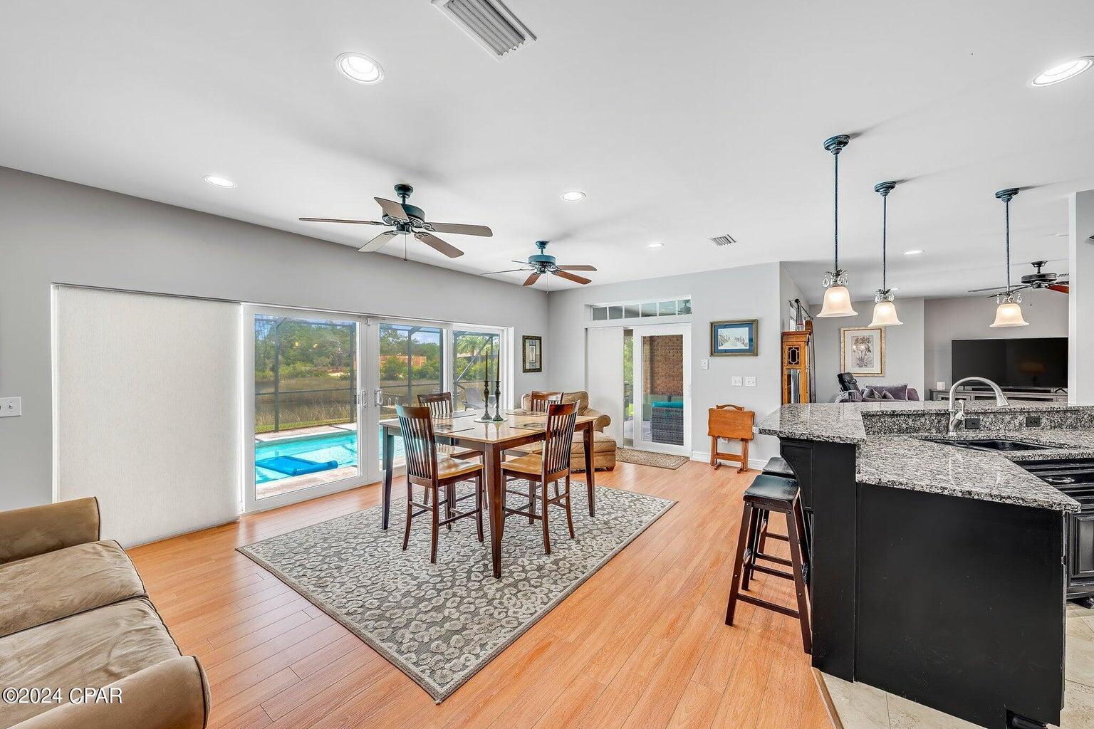 COLONY CLUB HARBOUR PH 1 - Residential