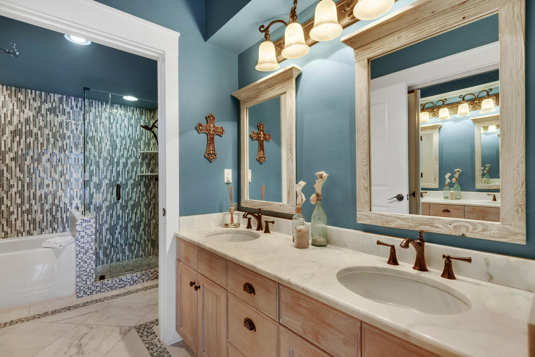 OBSERVATION POINT - Residential