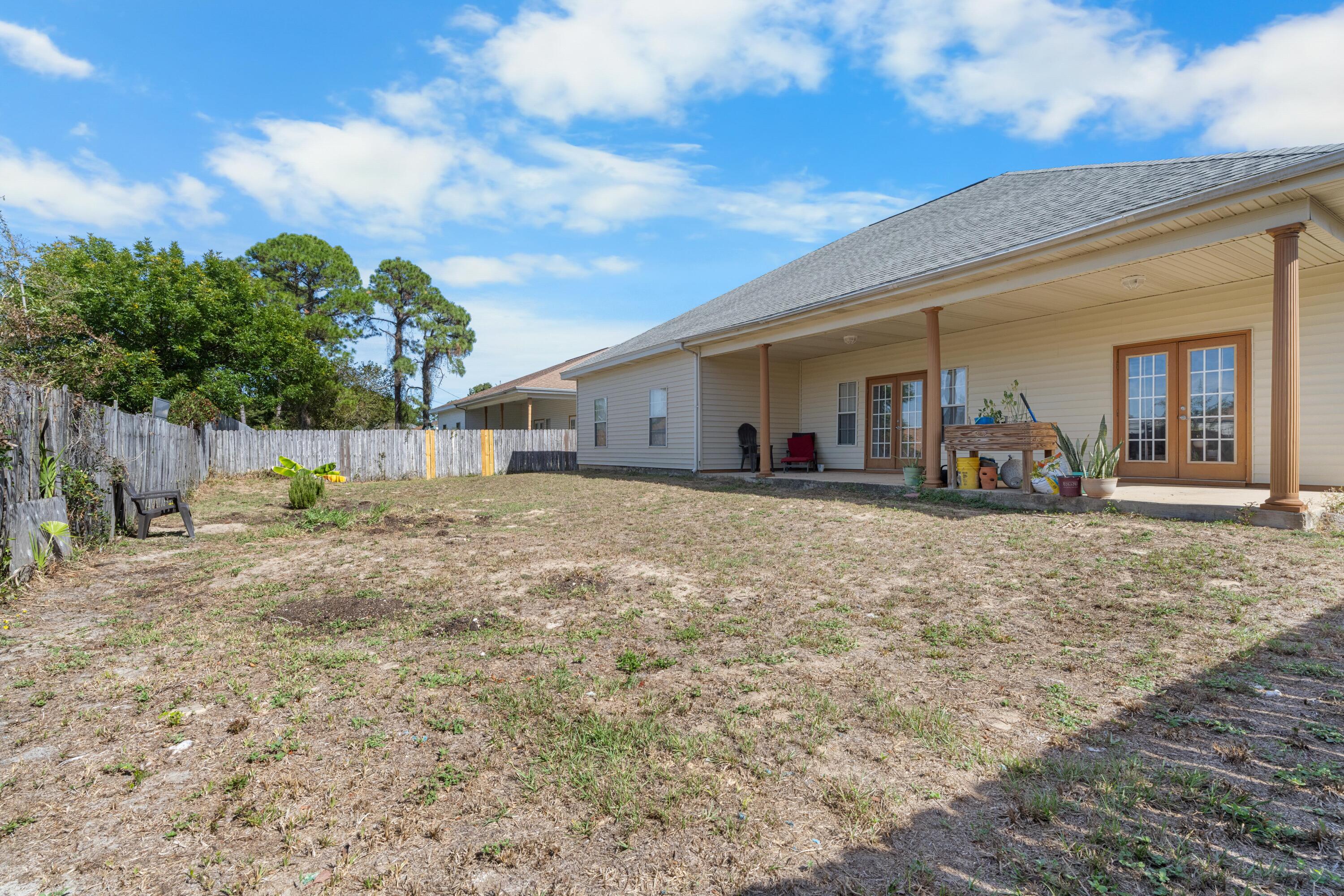 MARY ESTHER - Residential
