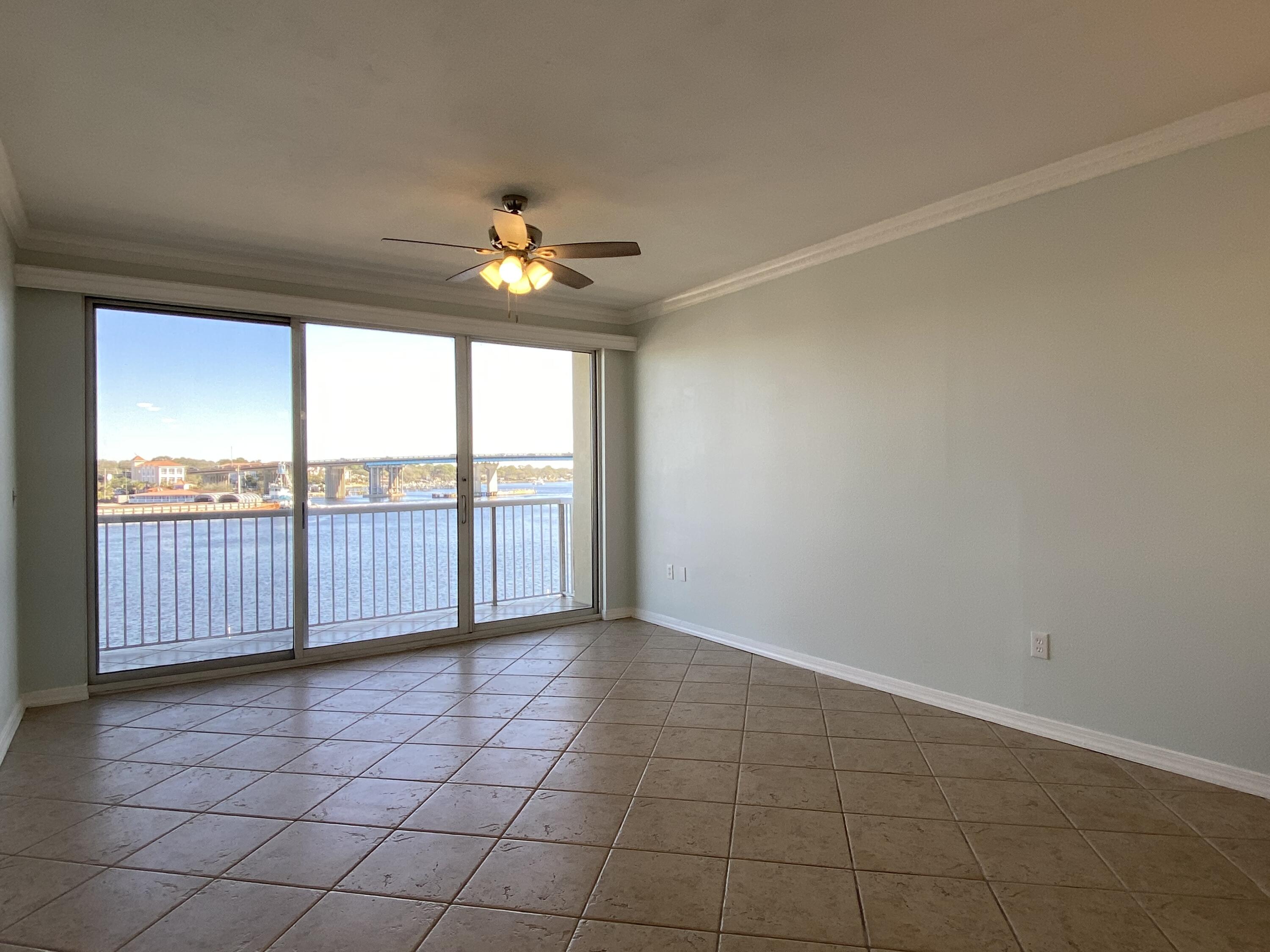 PALM COURT YACHT CLUB - Residential