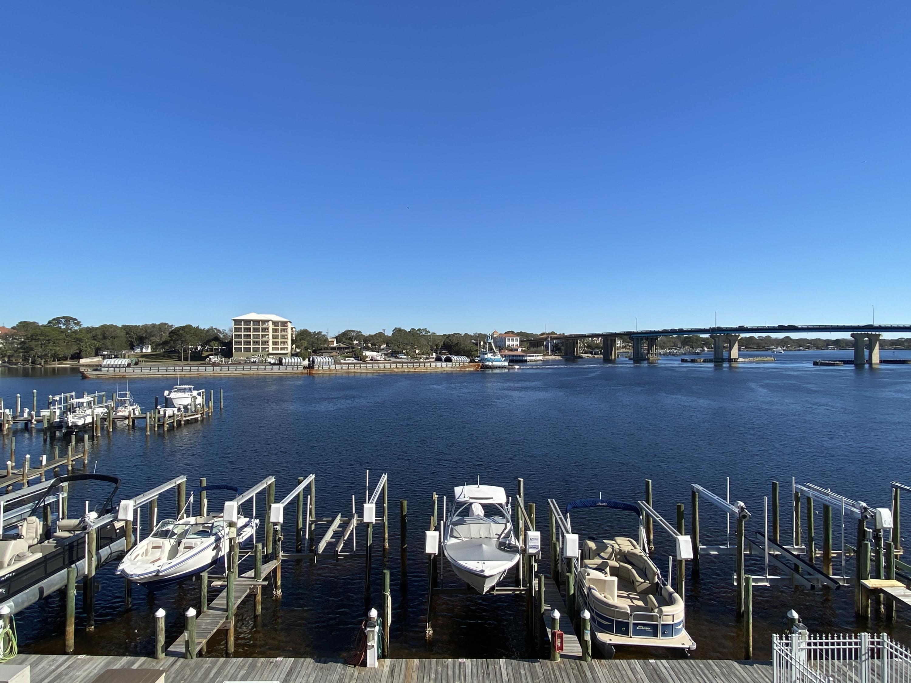 PALM COURT YACHT CLUB - Residential