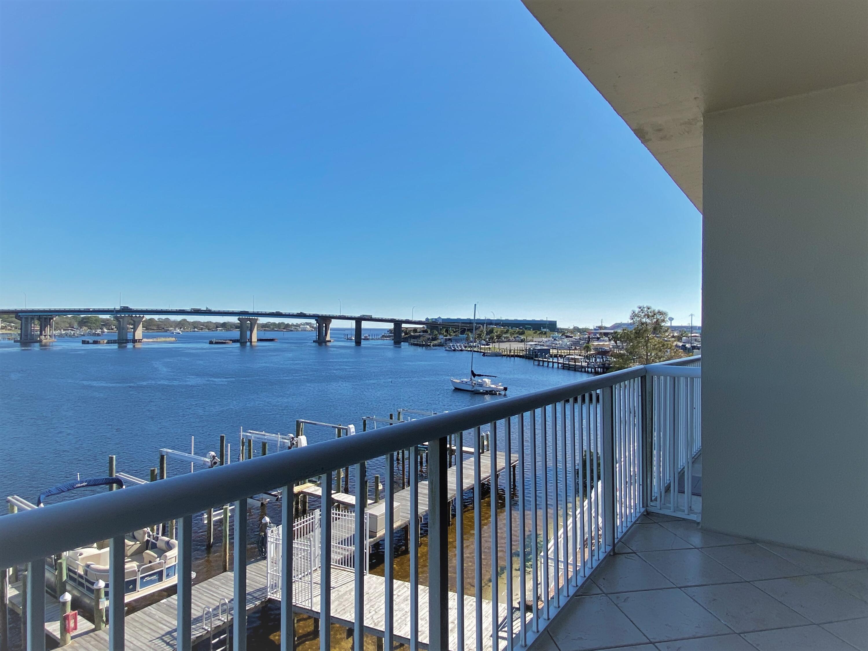 PALM COURT YACHT CLUB - Residential
