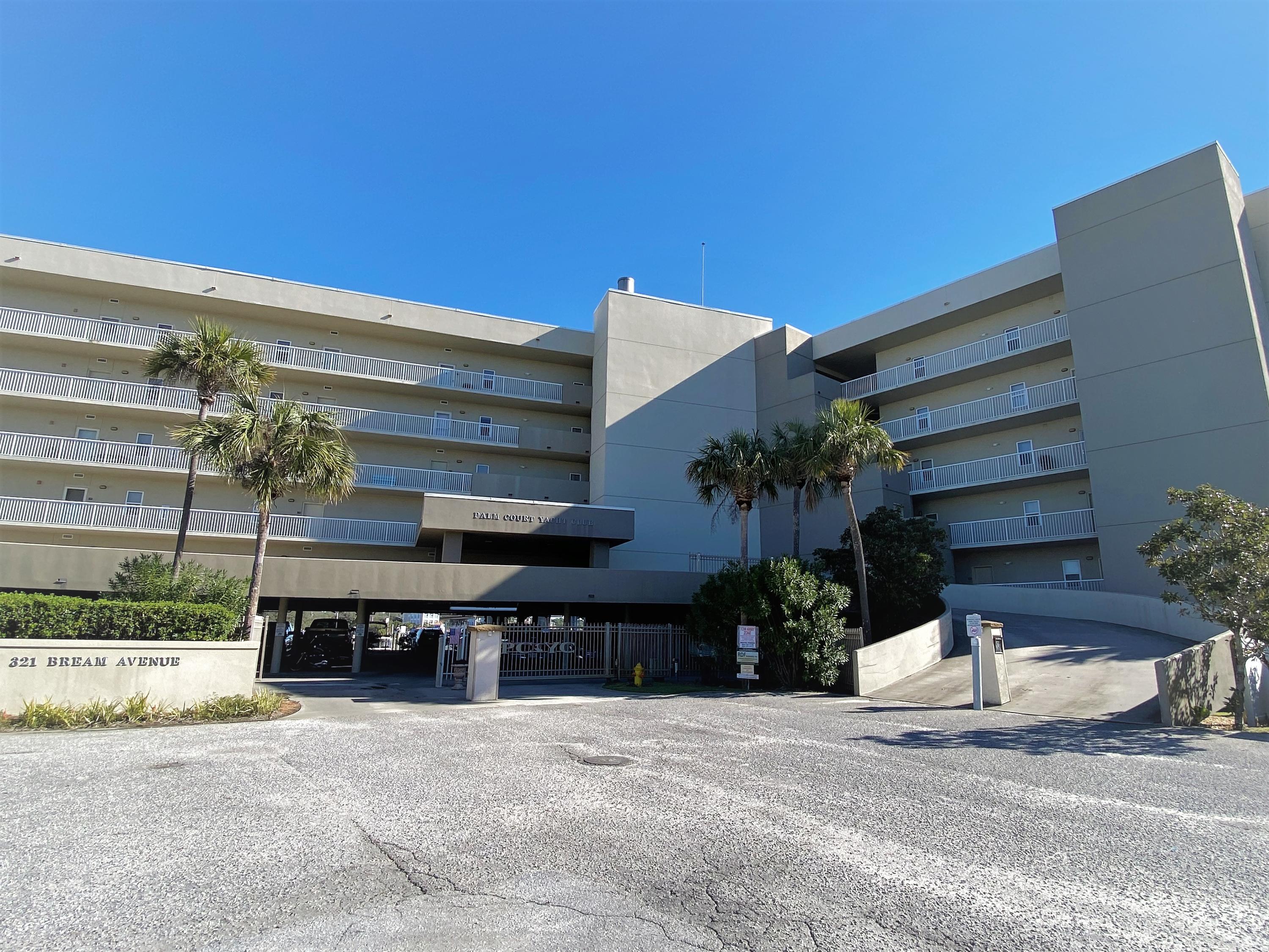 PALM COURT YACHT CLUB - Residential
