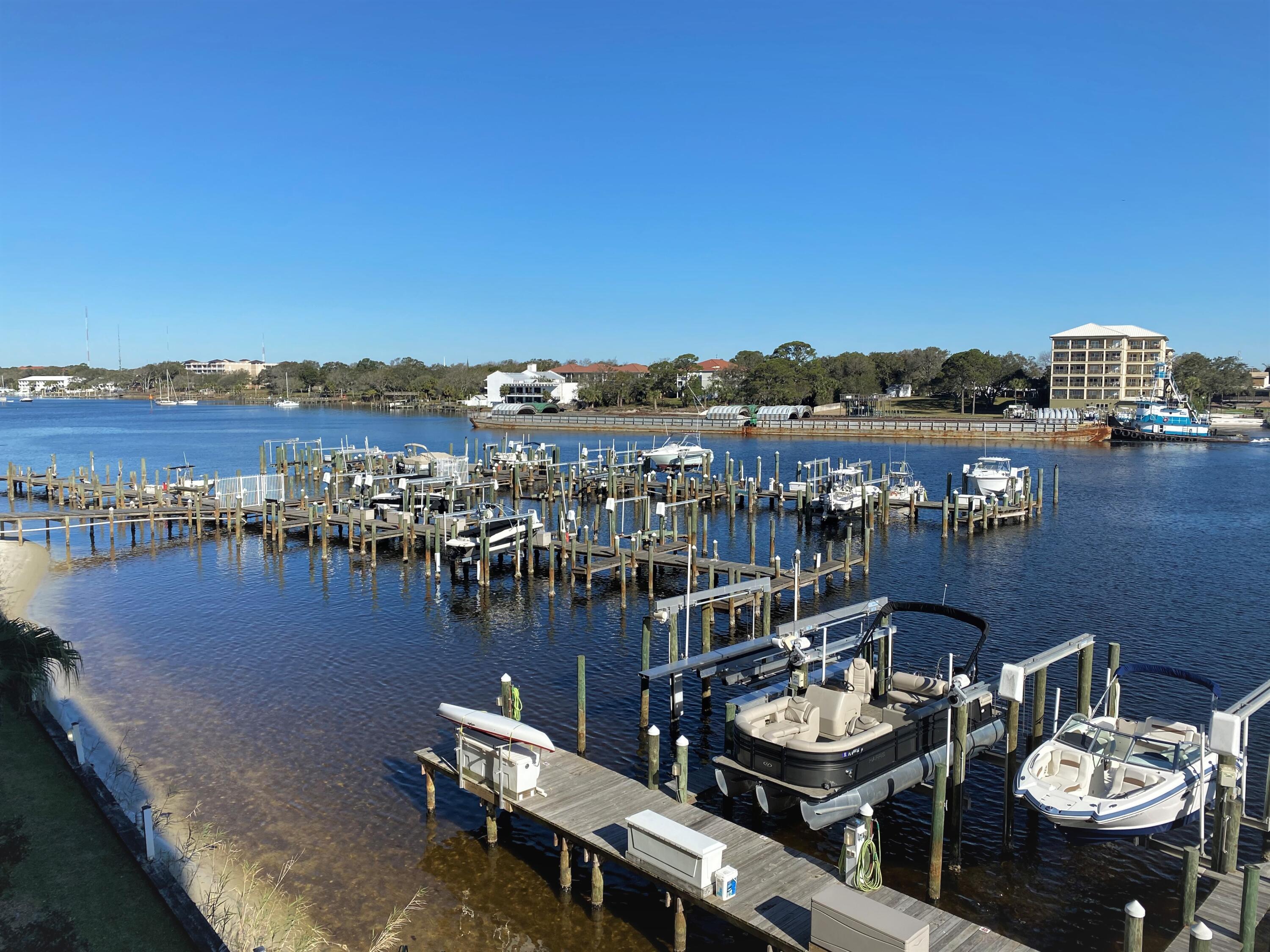 PALM COURT YACHT CLUB - Residential