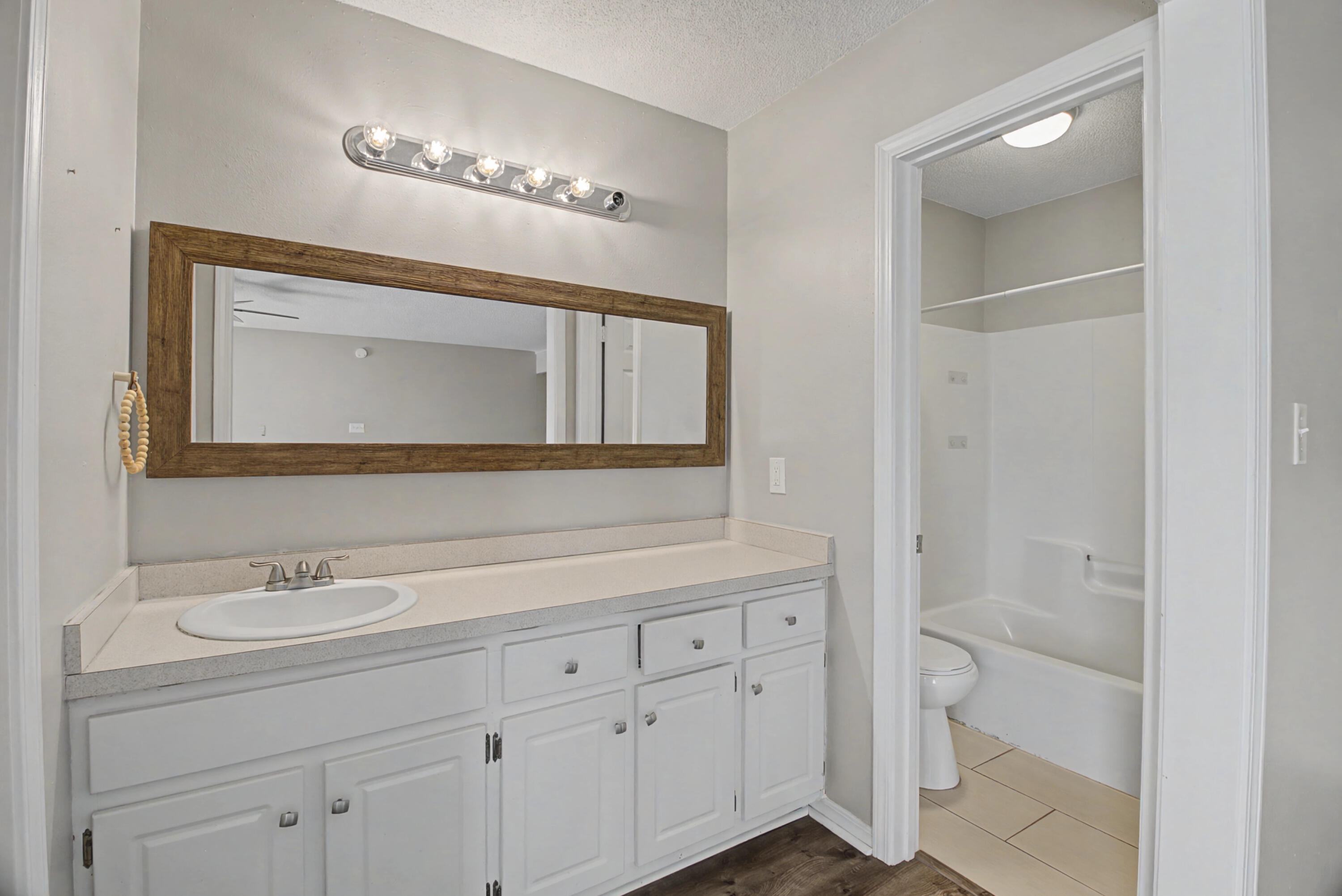 QUAIL RIDGE LANDING - Residential