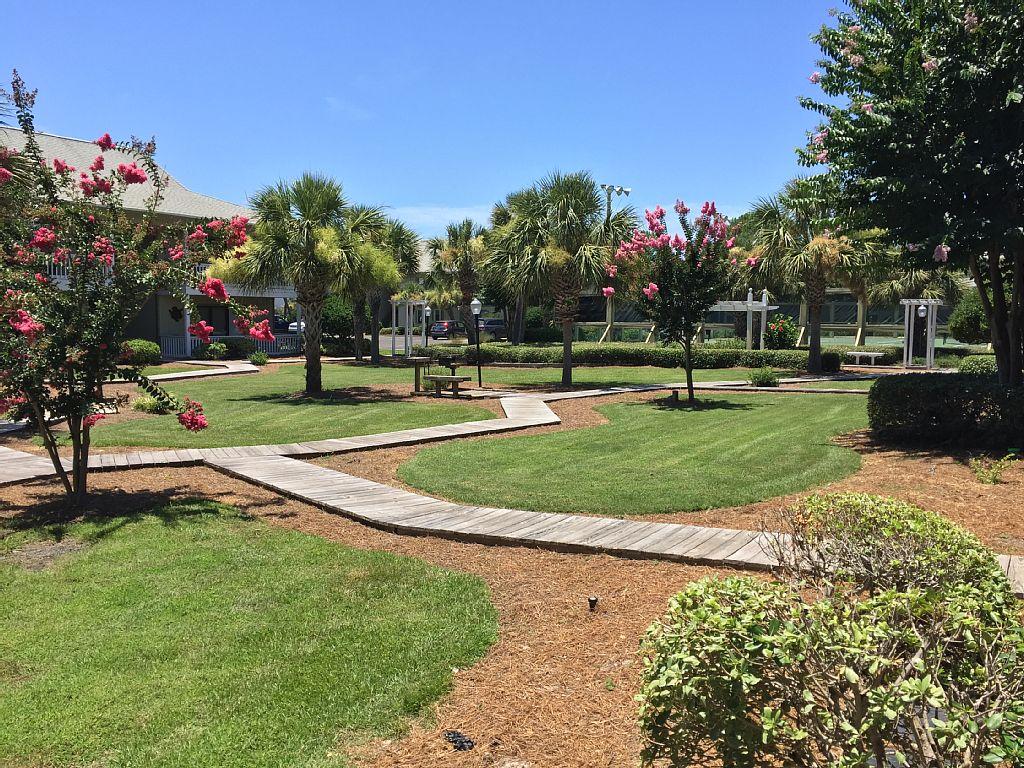 BEACHWOOD VILLAS CONDO - Residential