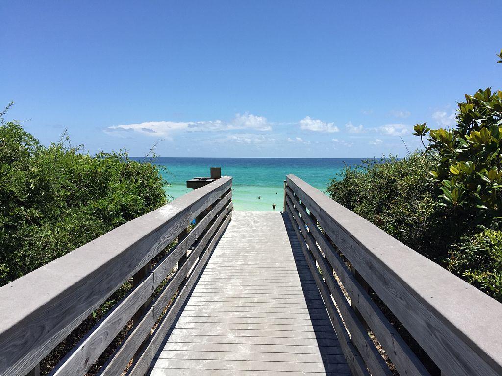 BEACHWOOD VILLAS CONDO - Residential