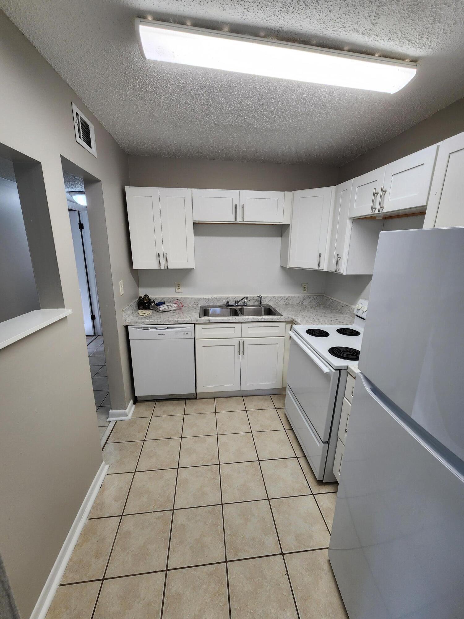 NO RECORDED SUBDIVISION - Residential Lease