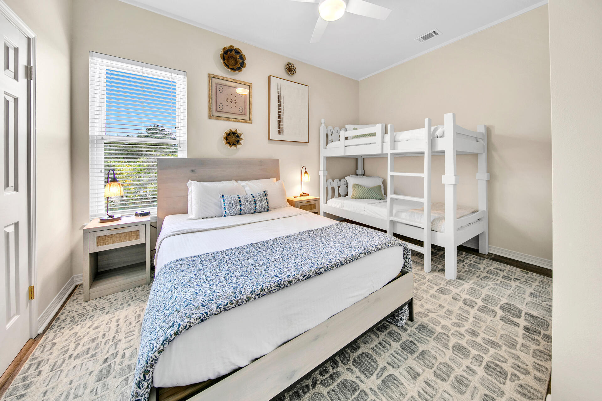 BLUE MOUNTAIN BEACH - Residential