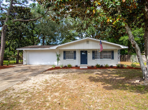 COUNTRY CLUB ESTATES 1ST ADDN - Residential