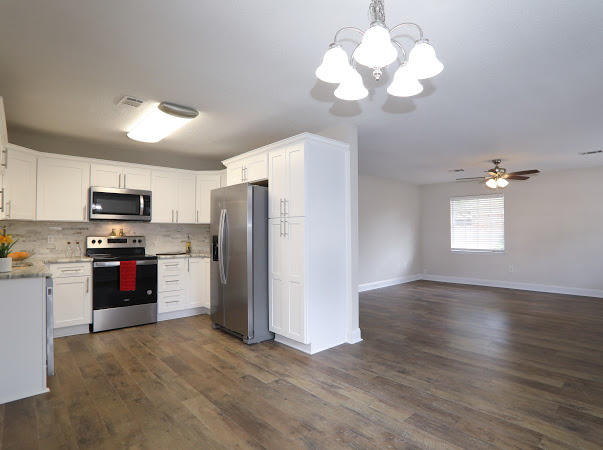 COUNTRY CLUB ESTATES 1ST ADDN - Residential