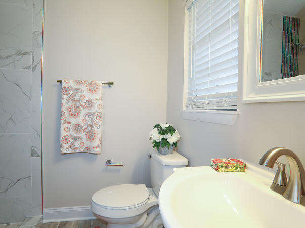 COUNTRY CLUB ESTATES 1ST ADDN - Residential