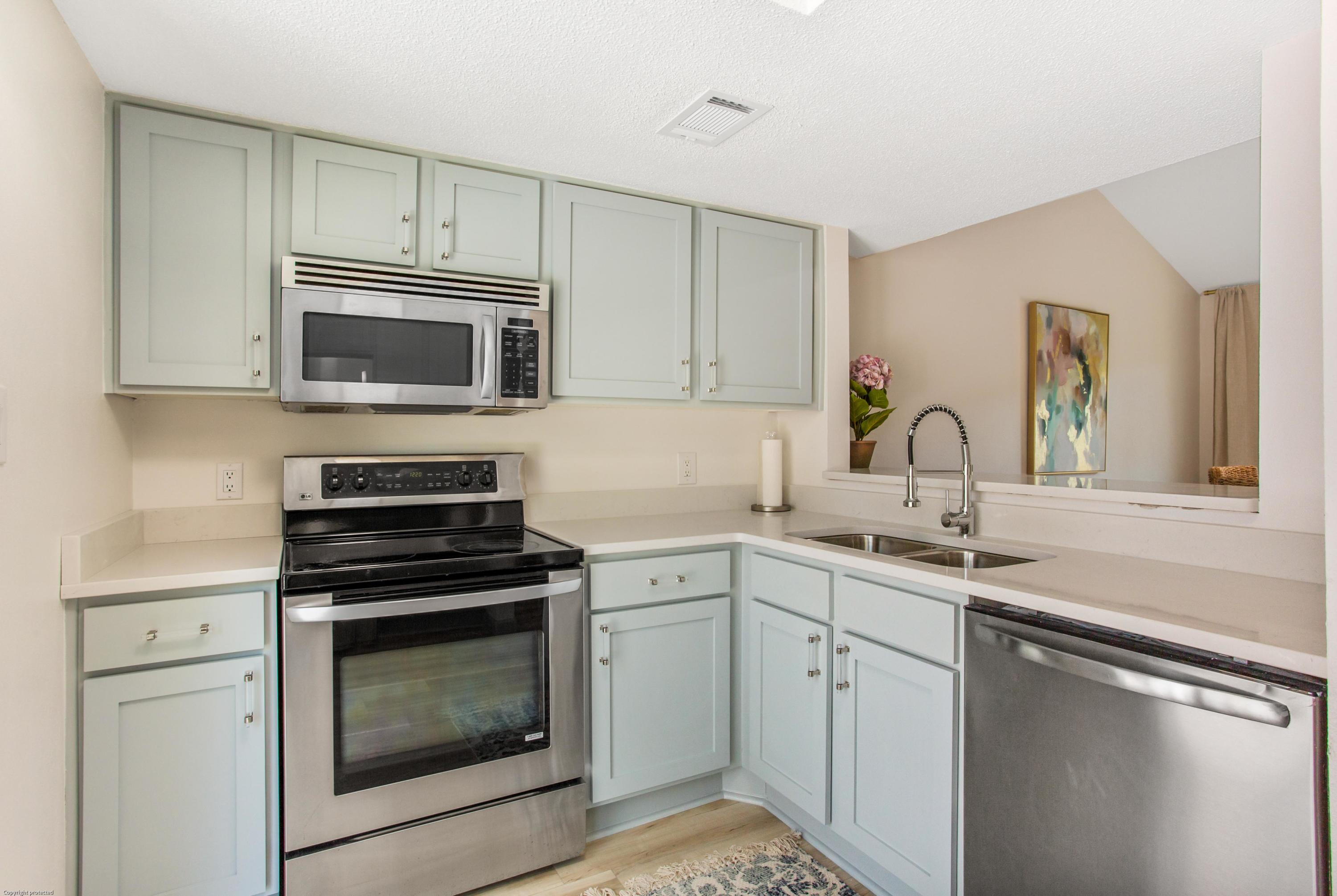 LINKSIDE VILLAGE UNIT 1 - Residential