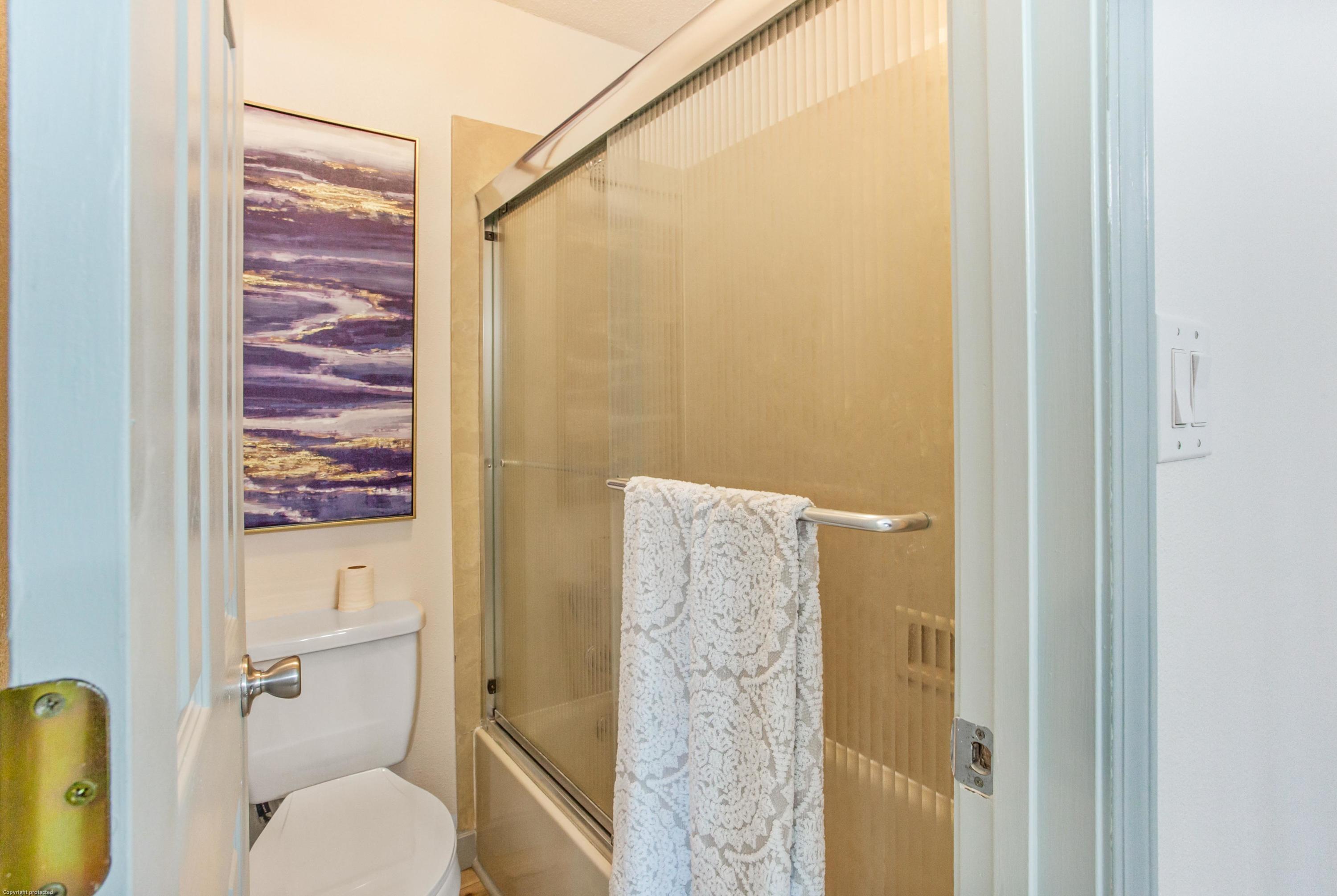 LINKSIDE VILLAGE UNIT 1 - Residential