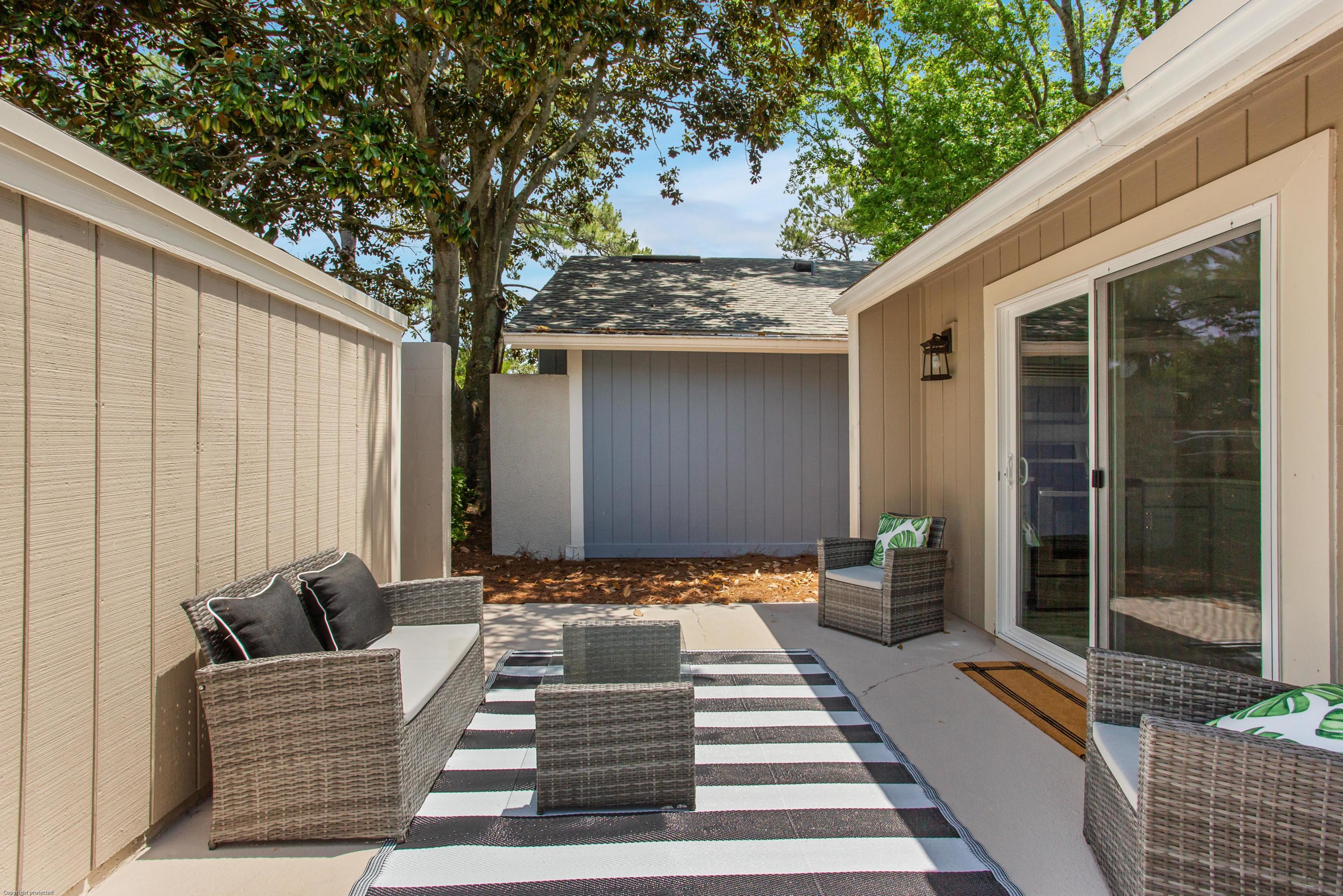 LINKSIDE VILLAGE UNIT 1 - Residential