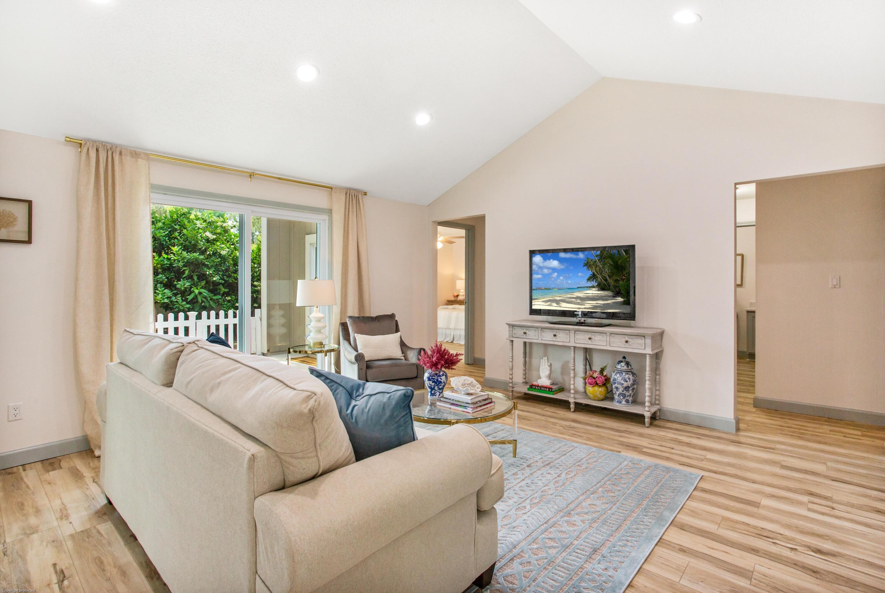 LINKSIDE VILLAGE UNIT 1 - Residential