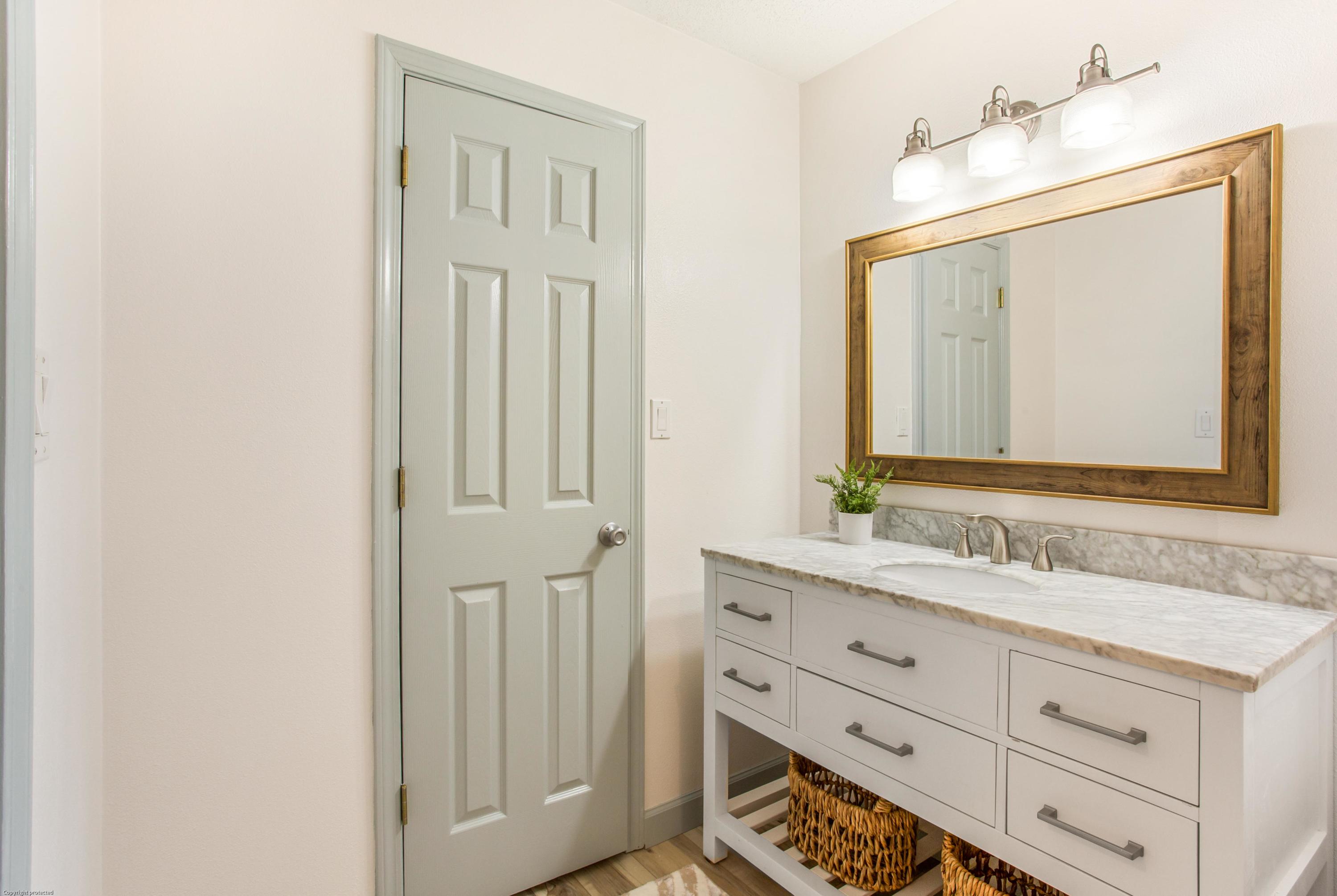 LINKSIDE VILLAGE UNIT 1 - Residential