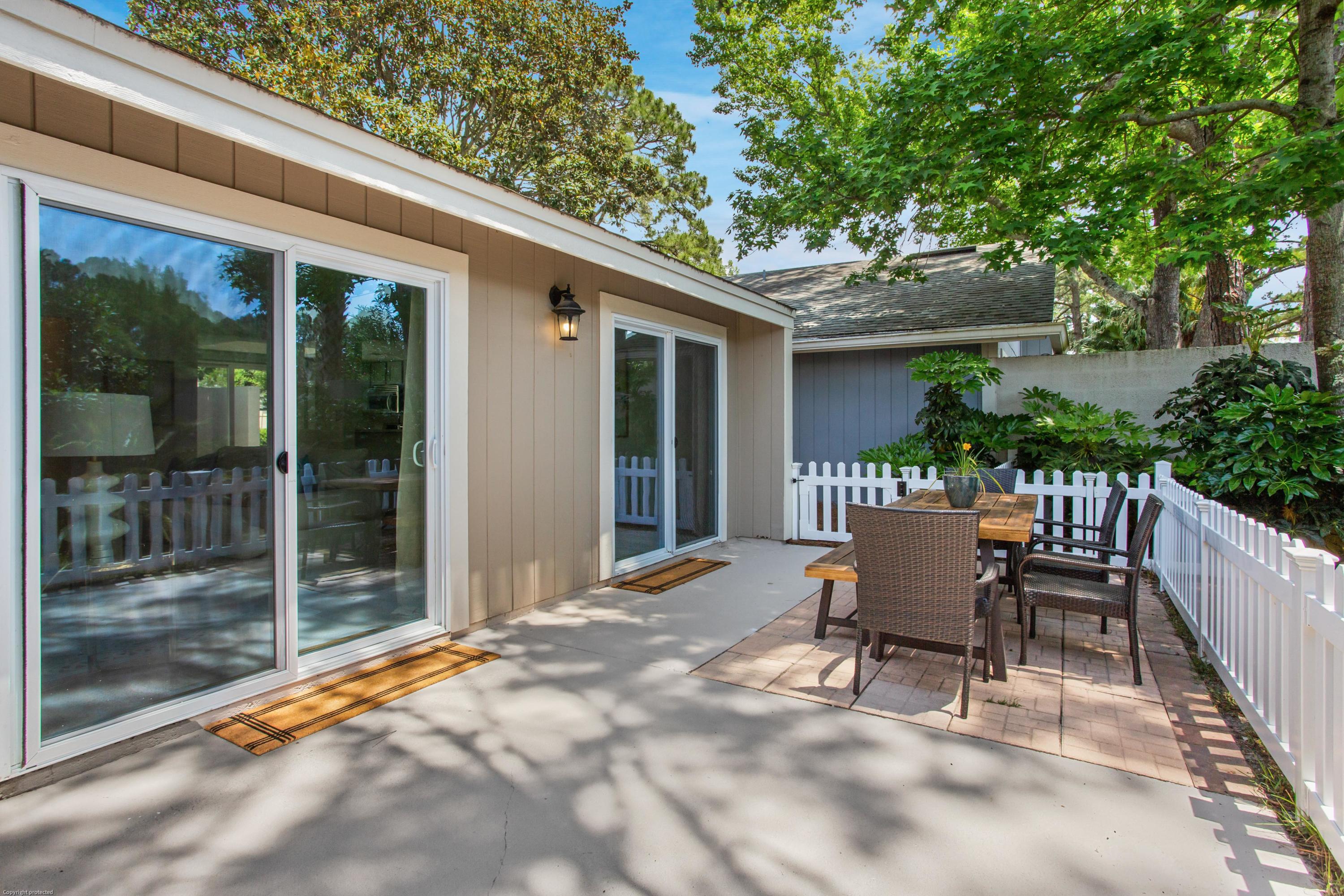 LINKSIDE VILLAGE UNIT 1 - Residential