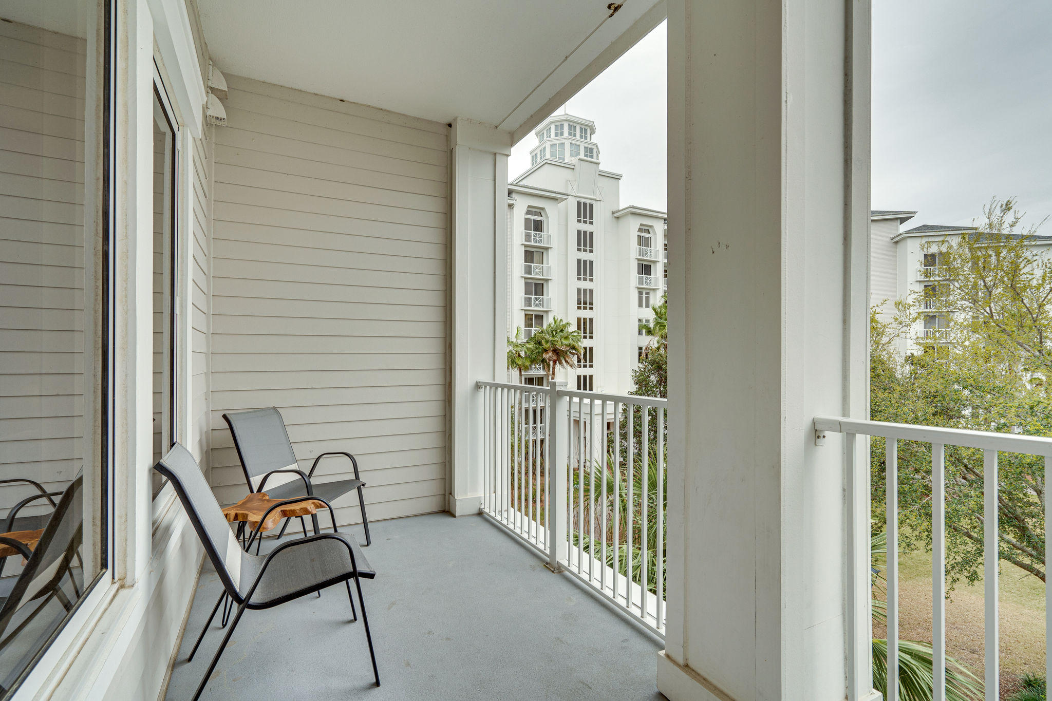 BAHIA CONDO - Residential