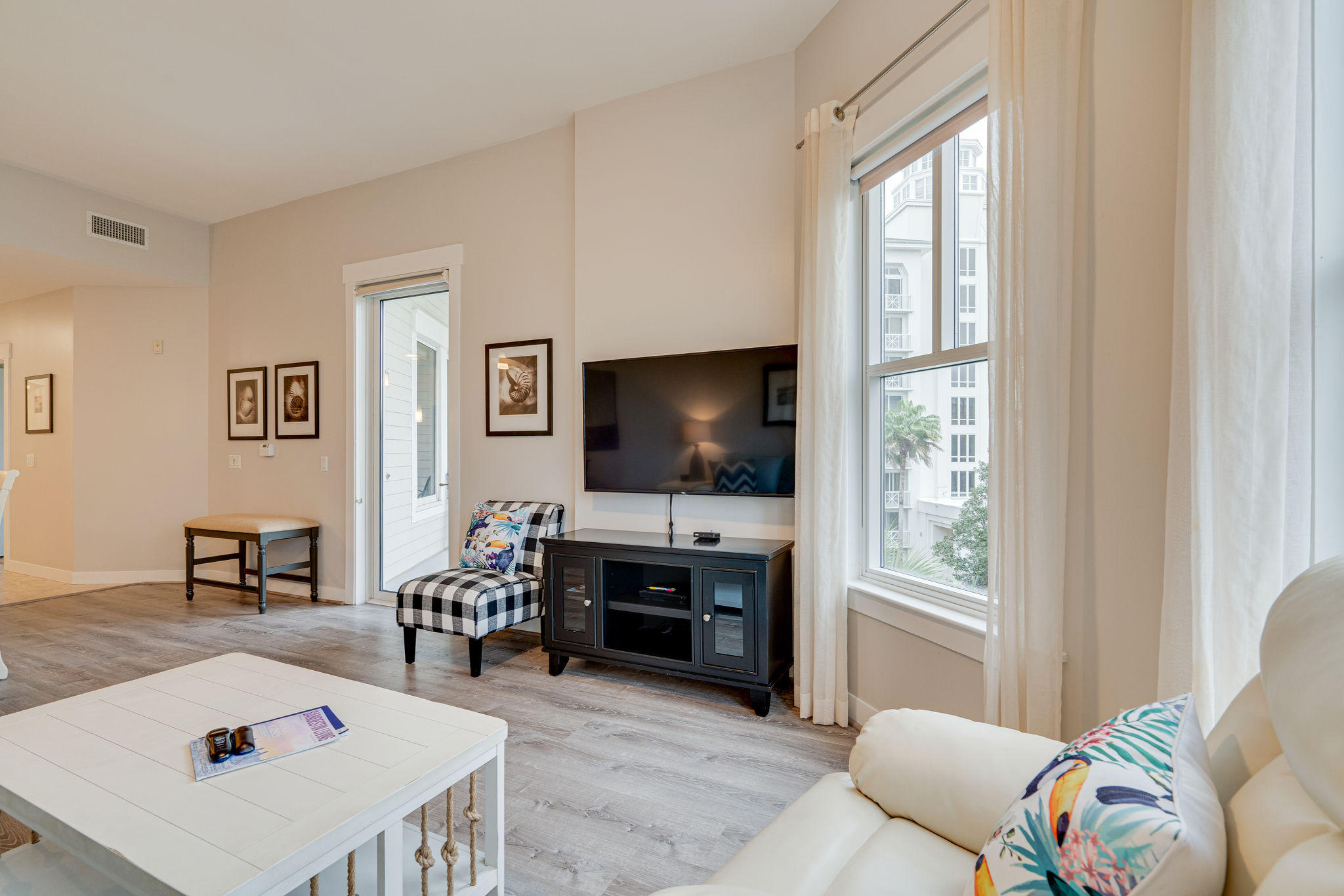 BAHIA CONDO - Residential