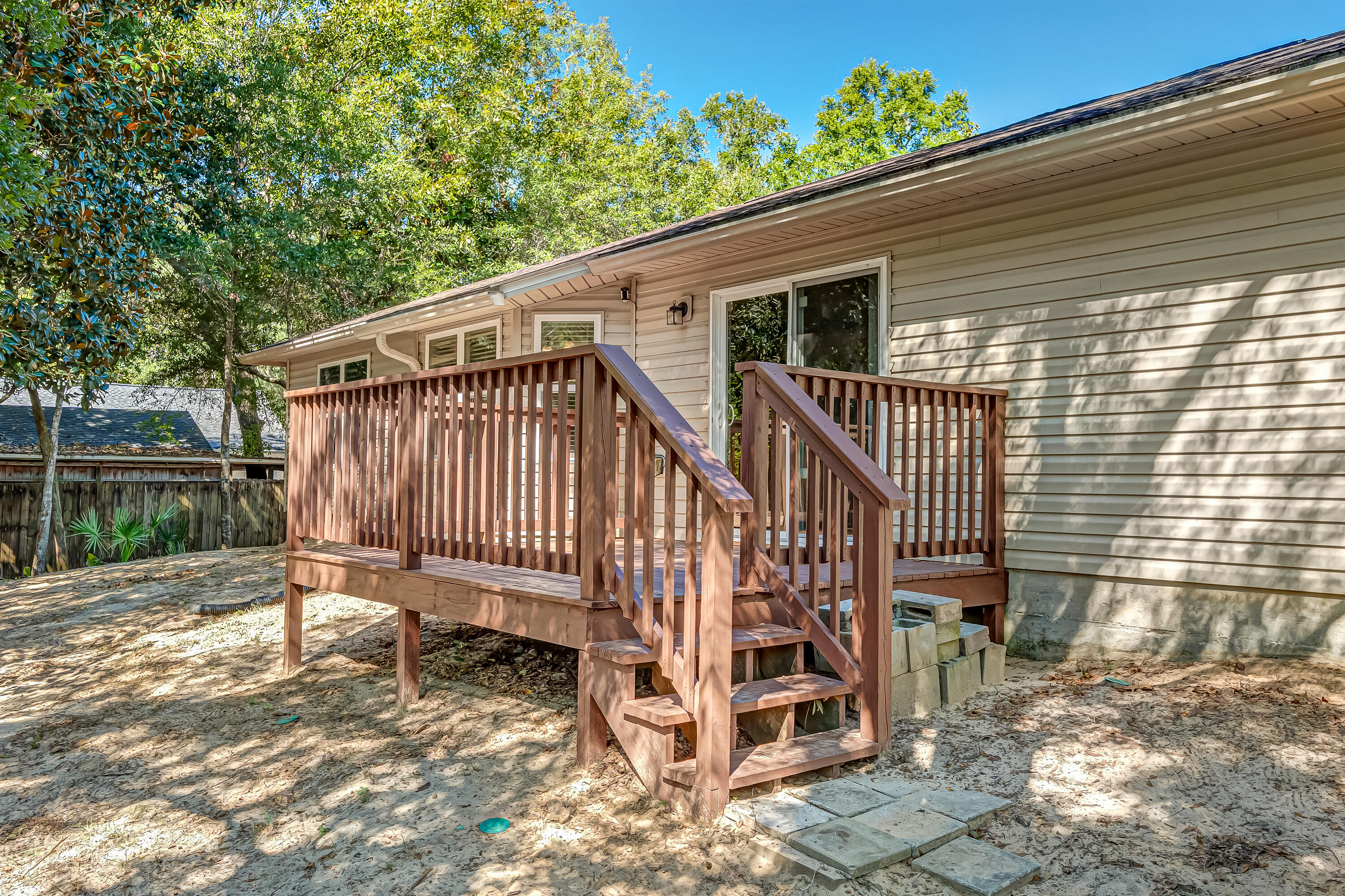 HOLLEY SHORES 1ST ADDN - Residential