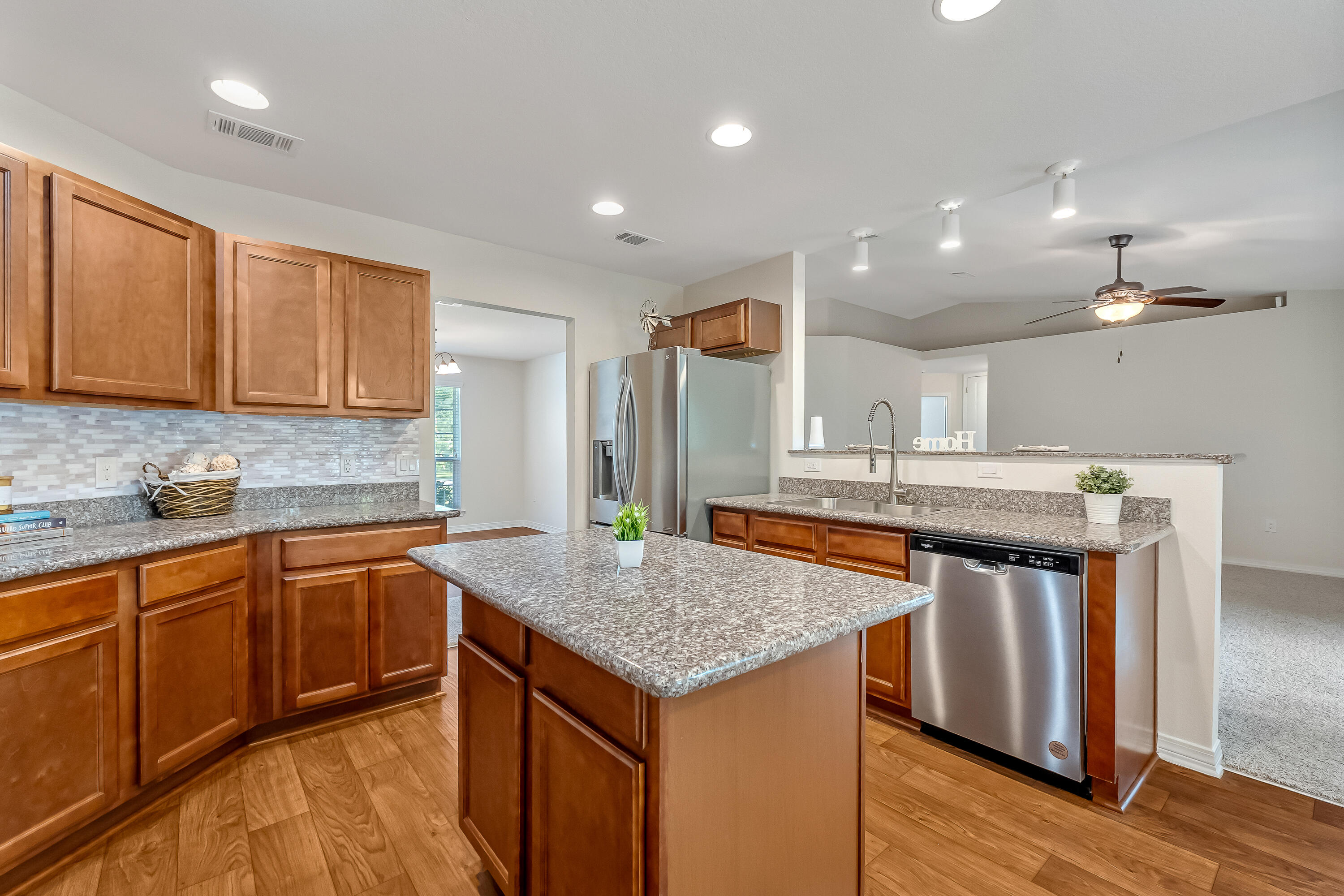 HOLLEY SHORES 1ST ADDN - Residential