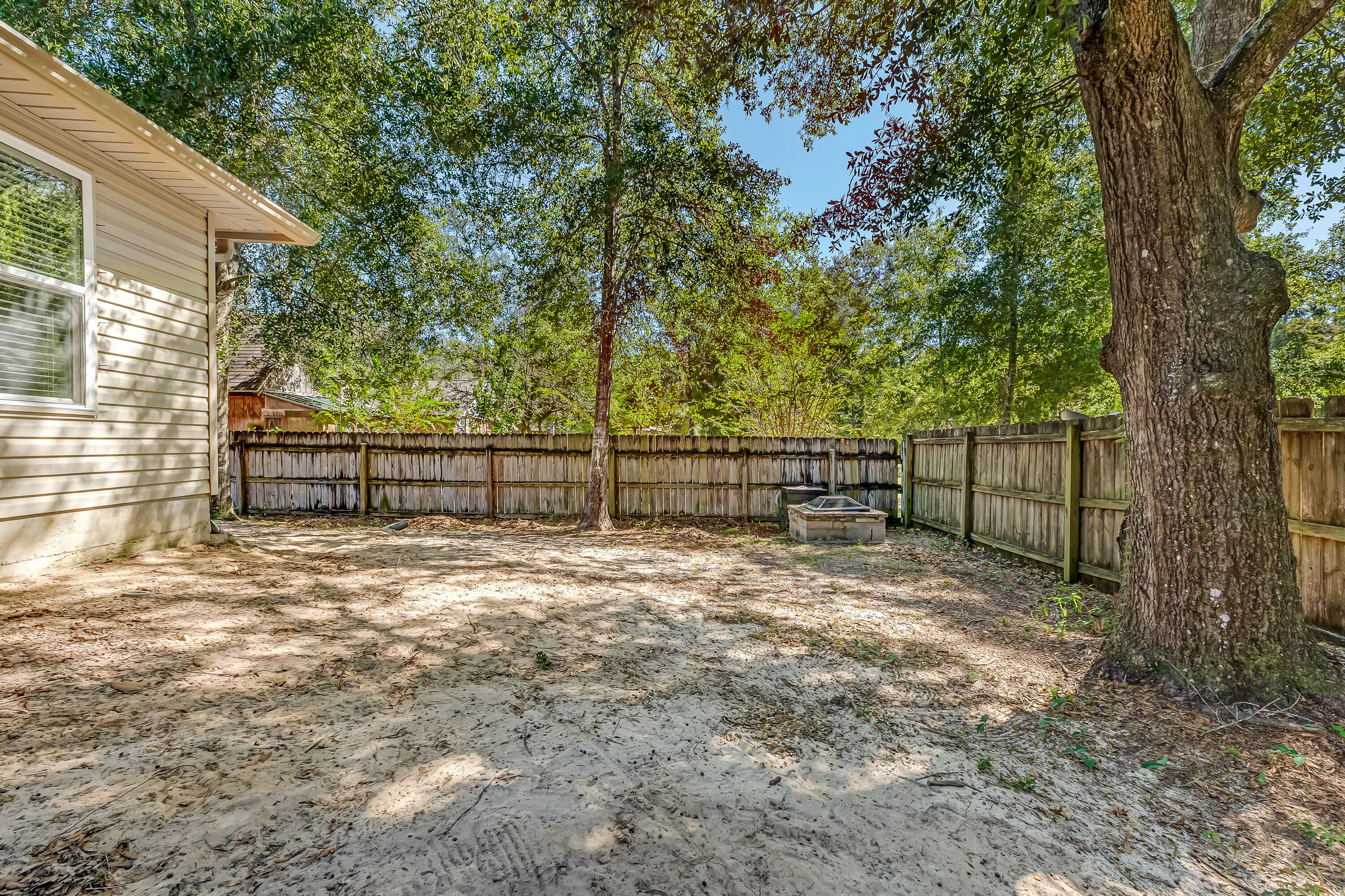 HOLLEY SHORES 1ST ADDN - Residential