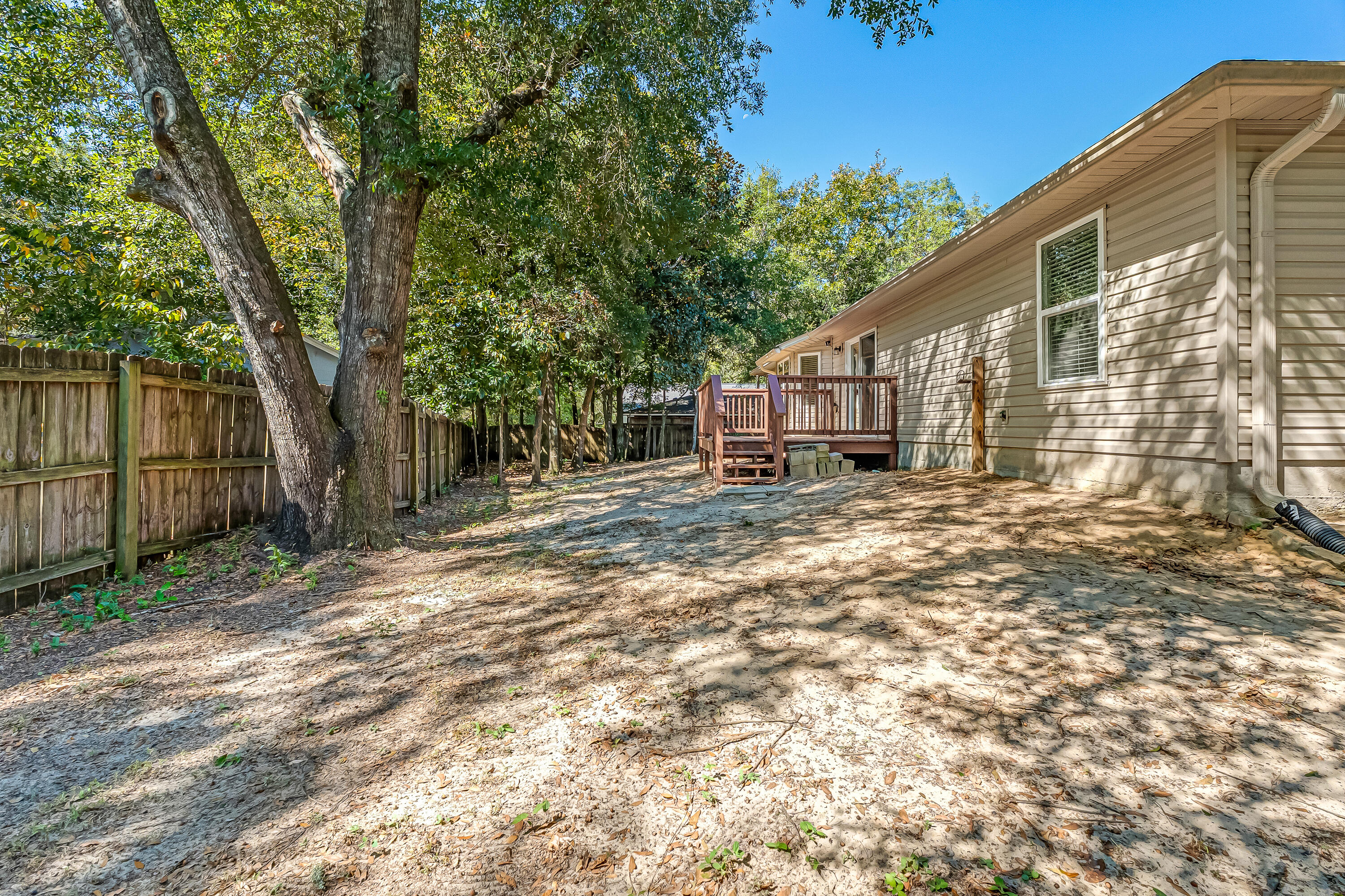 HOLLEY SHORES 1ST ADDN - Residential