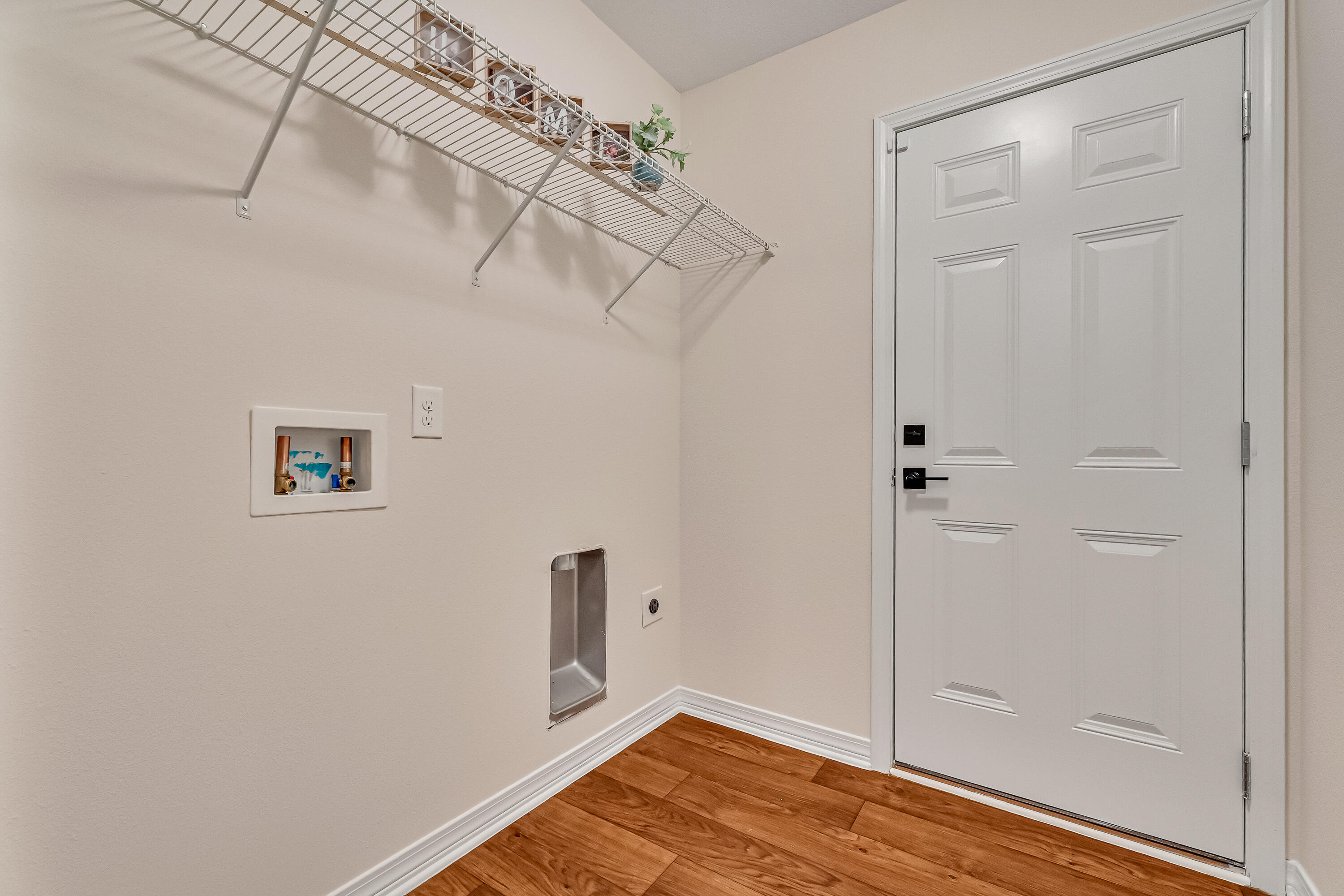 HOLLEY SHORES 1ST ADDN - Residential