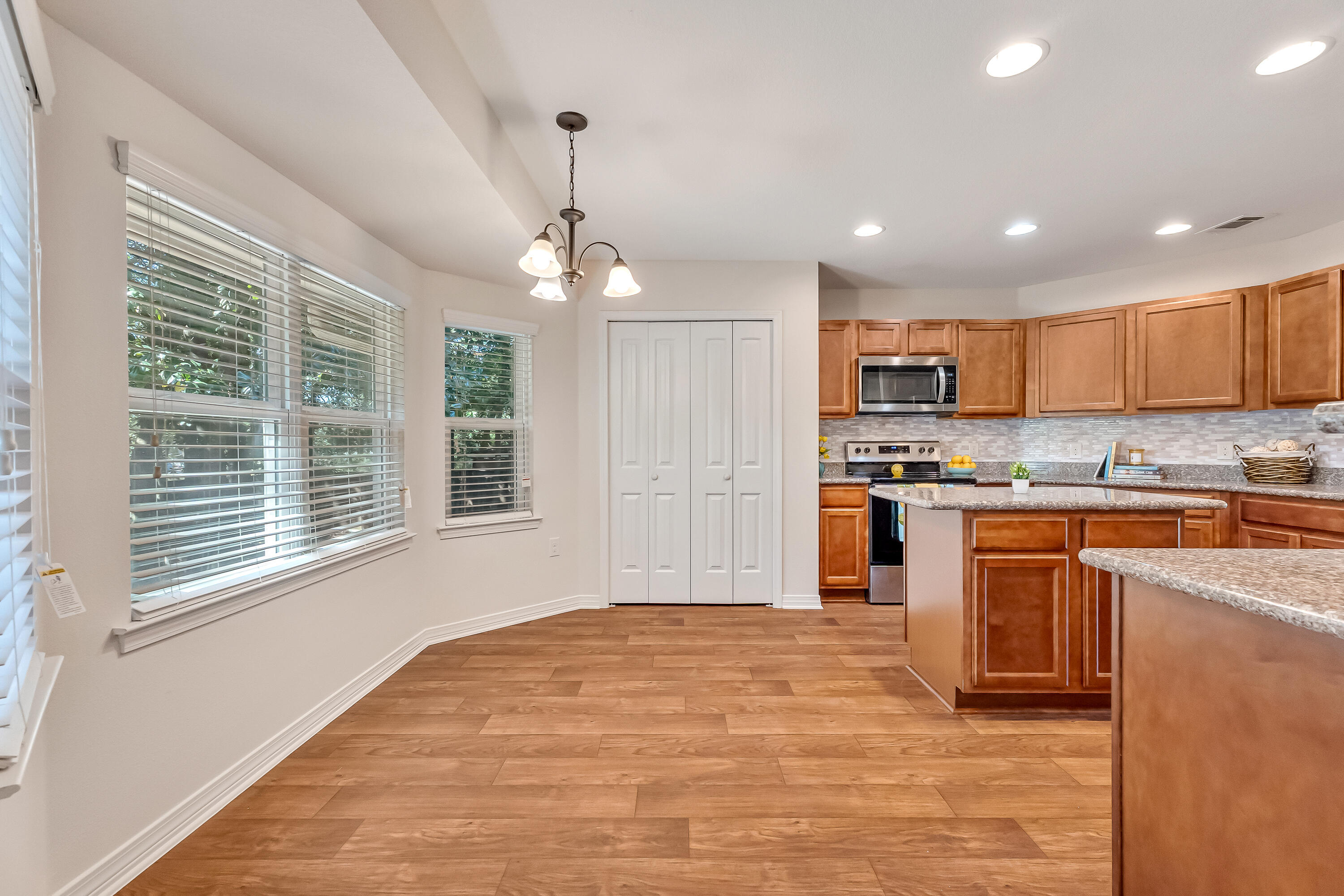 HOLLEY SHORES 1ST ADDN - Residential