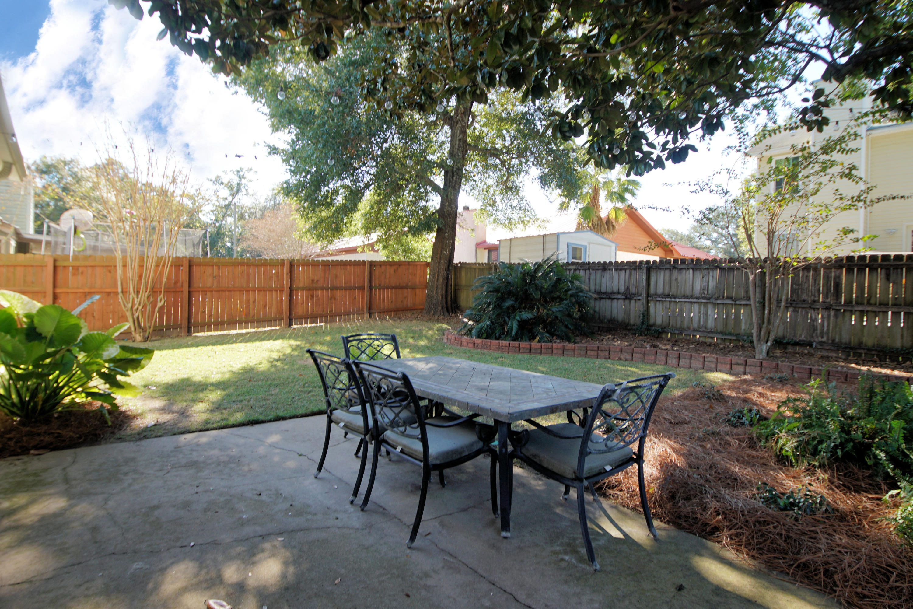 CREEKSIDE - Residential