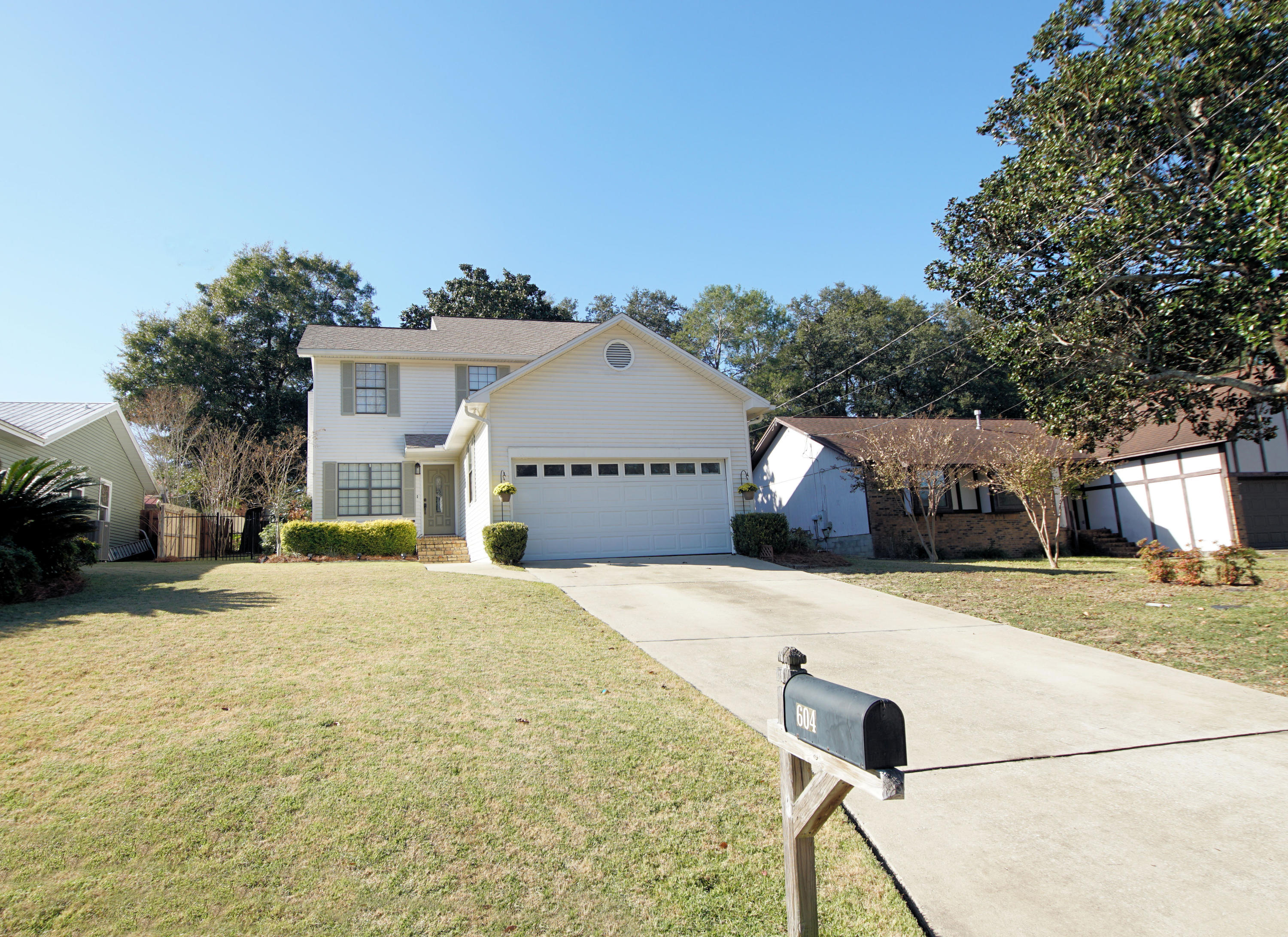 CREEKSIDE - Residential