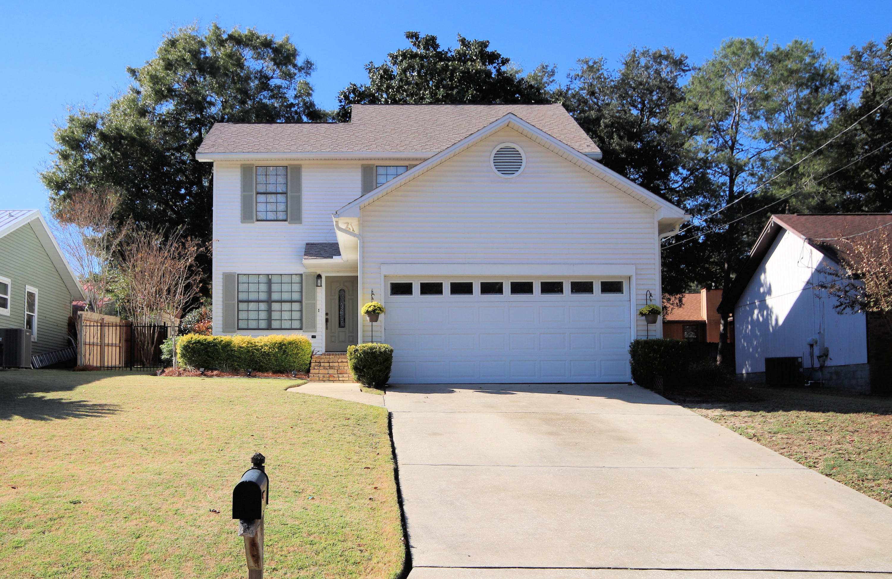 CREEKSIDE - Residential
