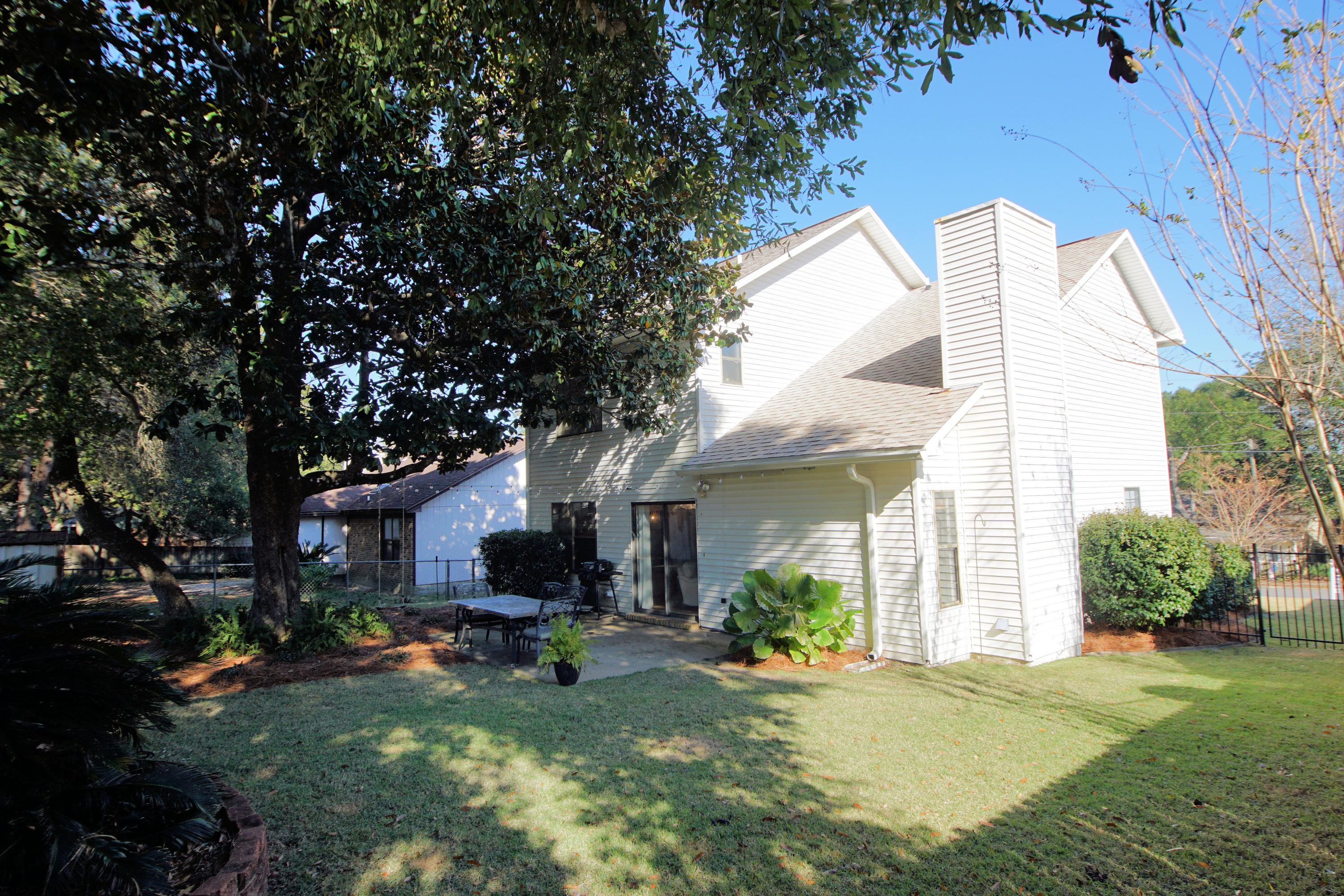 CREEKSIDE - Residential